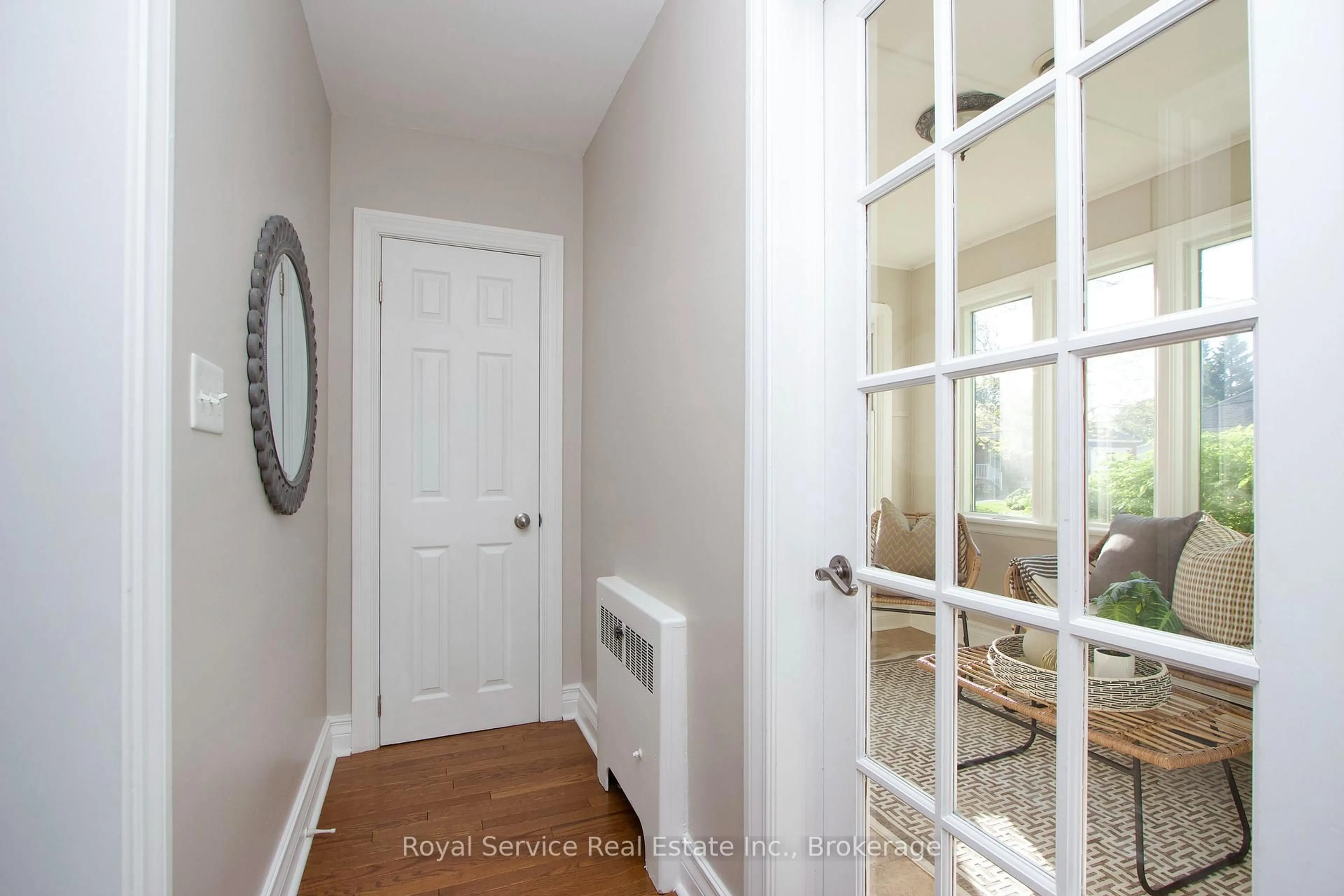 Indoor entryway for 9 Jane St, Clarington Ontario L1C 1G2