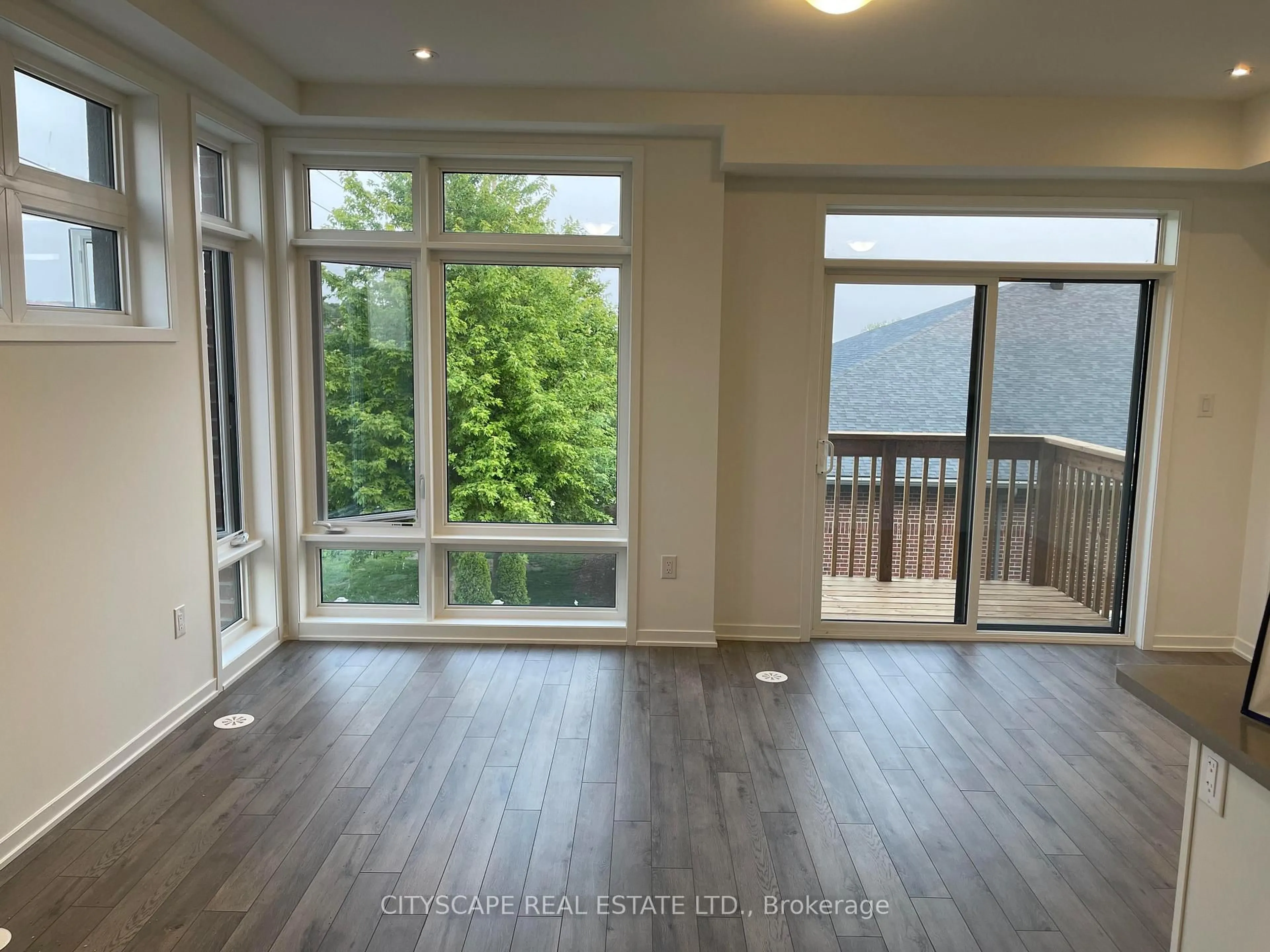 Unknown for 801 Heathrow Path, Oshawa Ontario L1H 7K5
