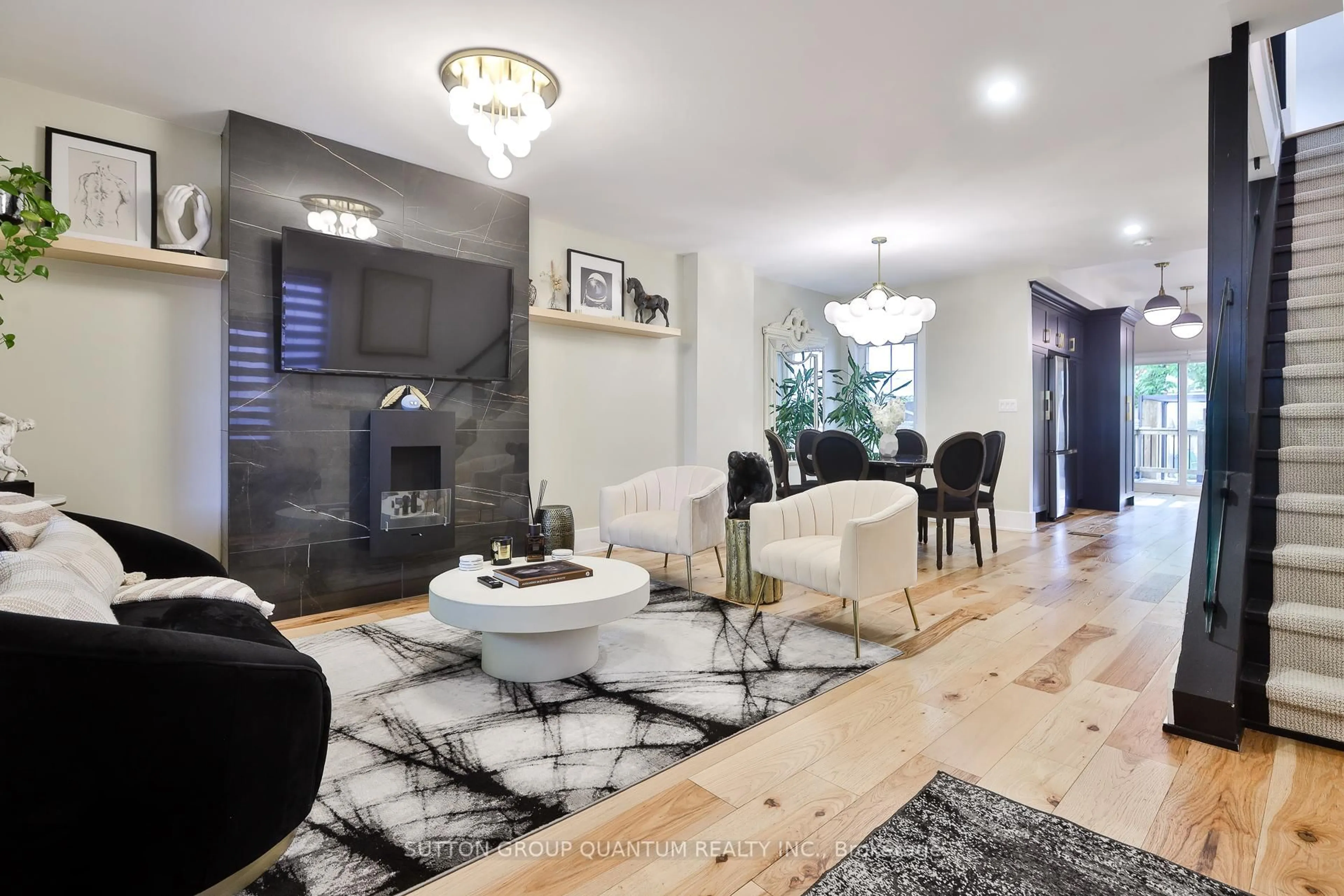Living room with furniture, unknown for 268 Ashdale Ave, Toronto Ontario M4L 2Y9