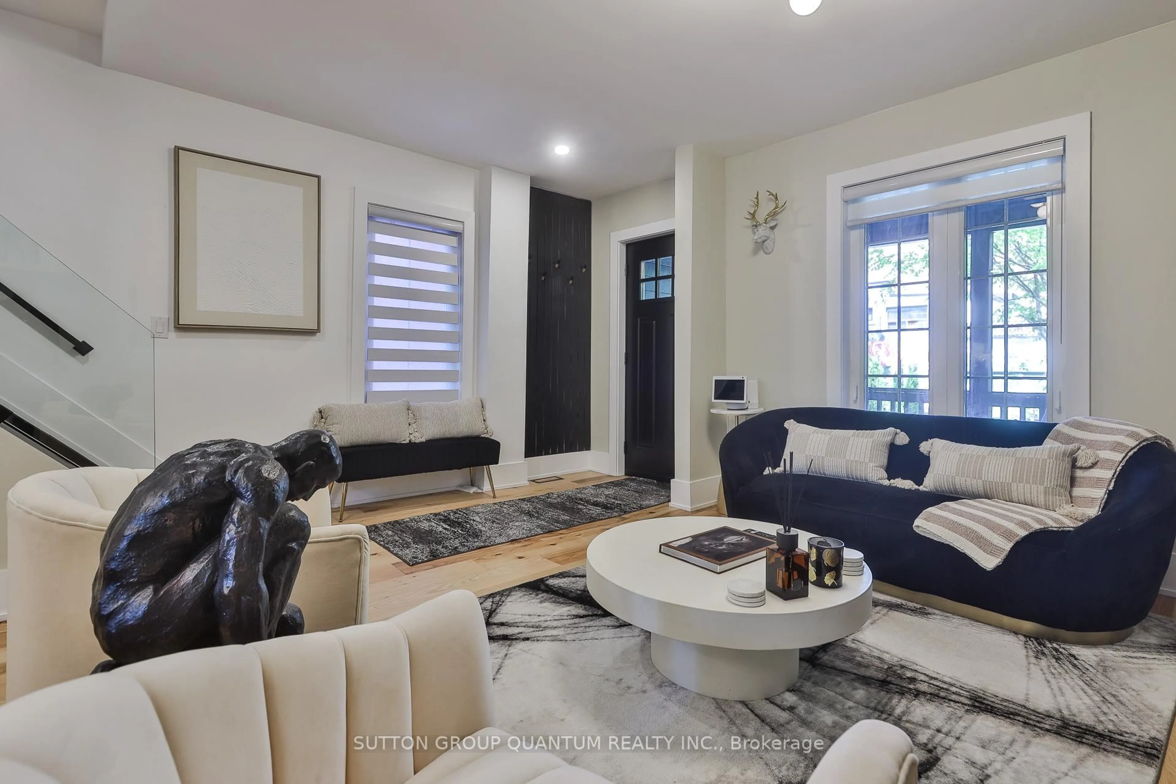 Living room with furniture, unknown for 268 Ashdale Ave, Toronto Ontario M4L 2Y9