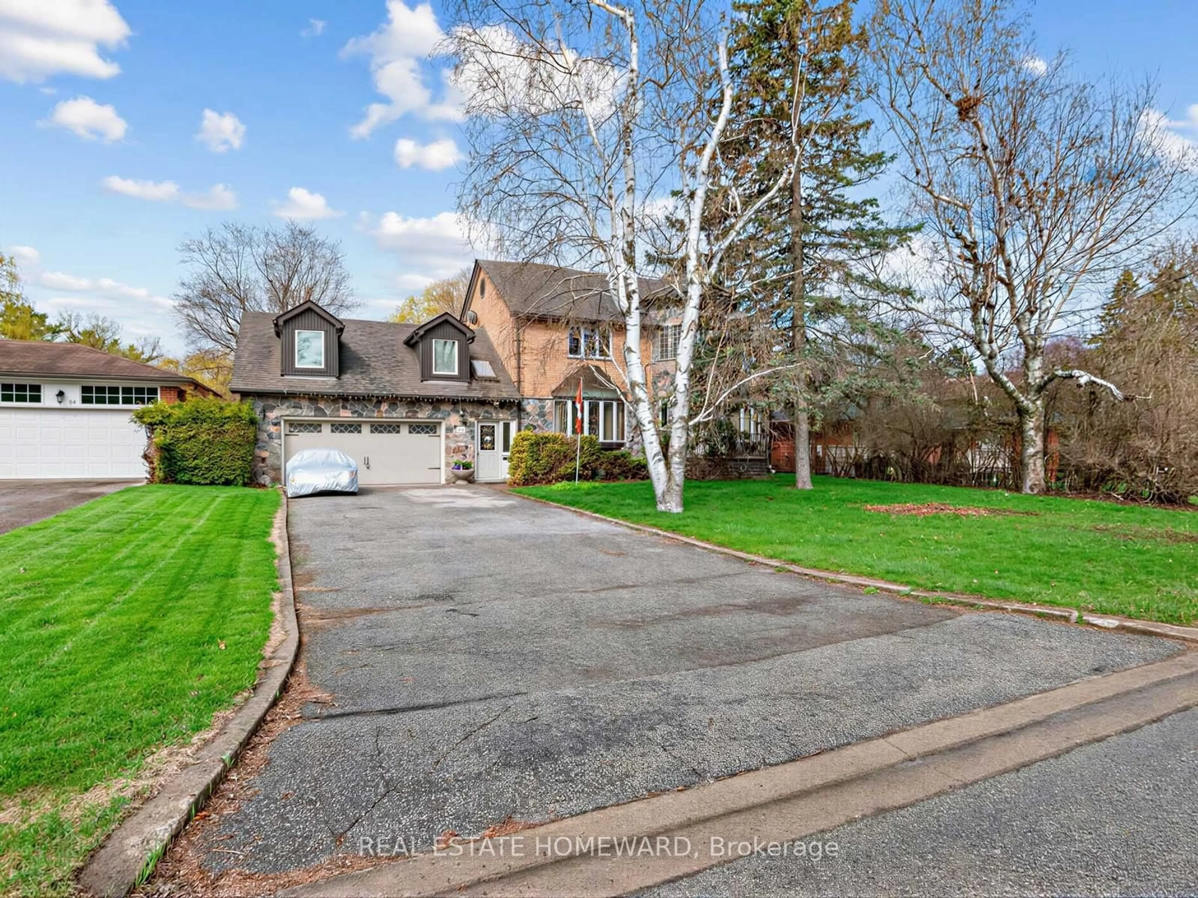A pic from outside/outdoor area/front of a property/back of a property/a pic from drone, street for 38 Centennial Rd, Toronto Ontario M1C 1Z1