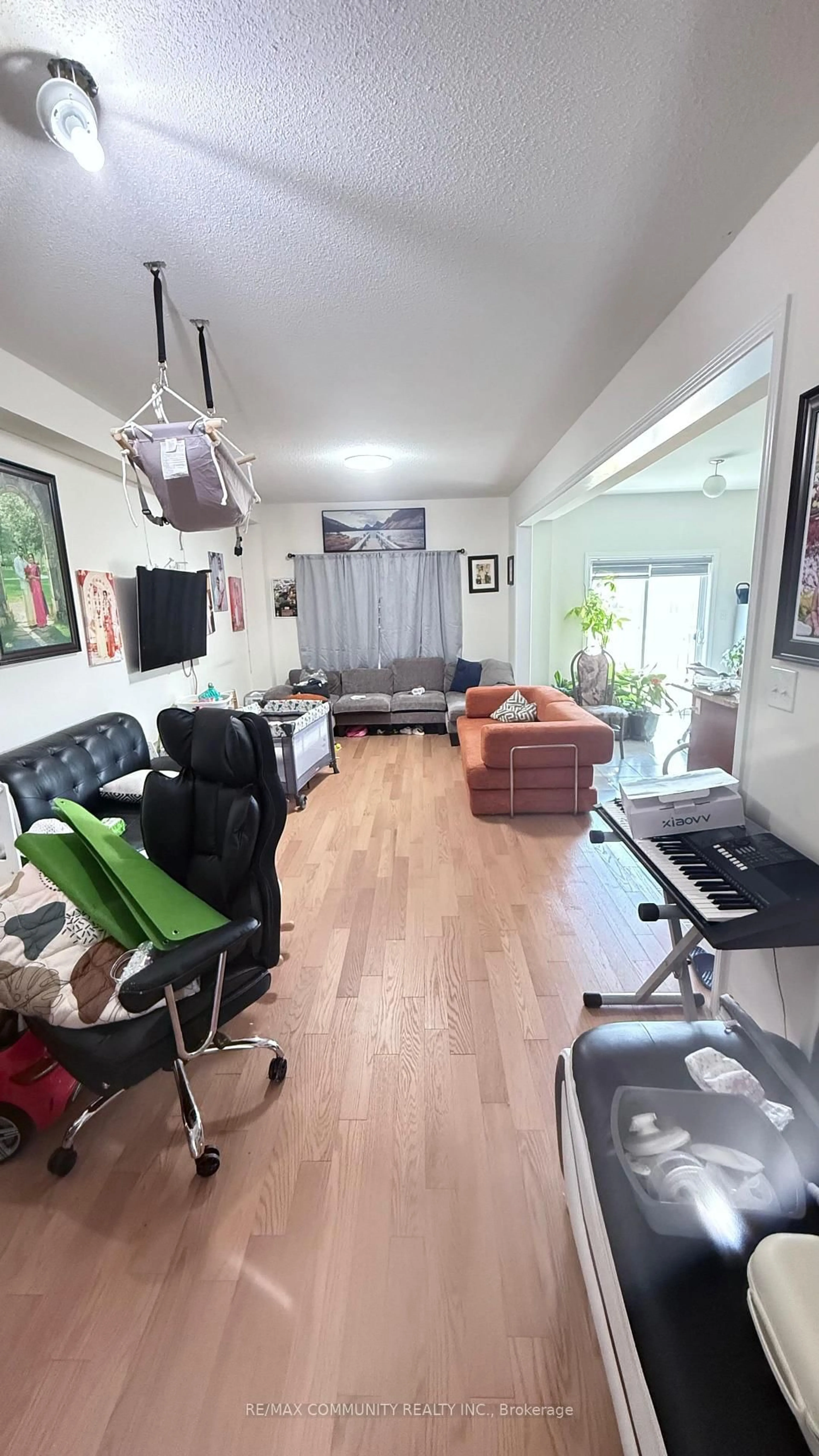 Unknown for 1103 Cameo St, Pickering Ontario L1X 0L7