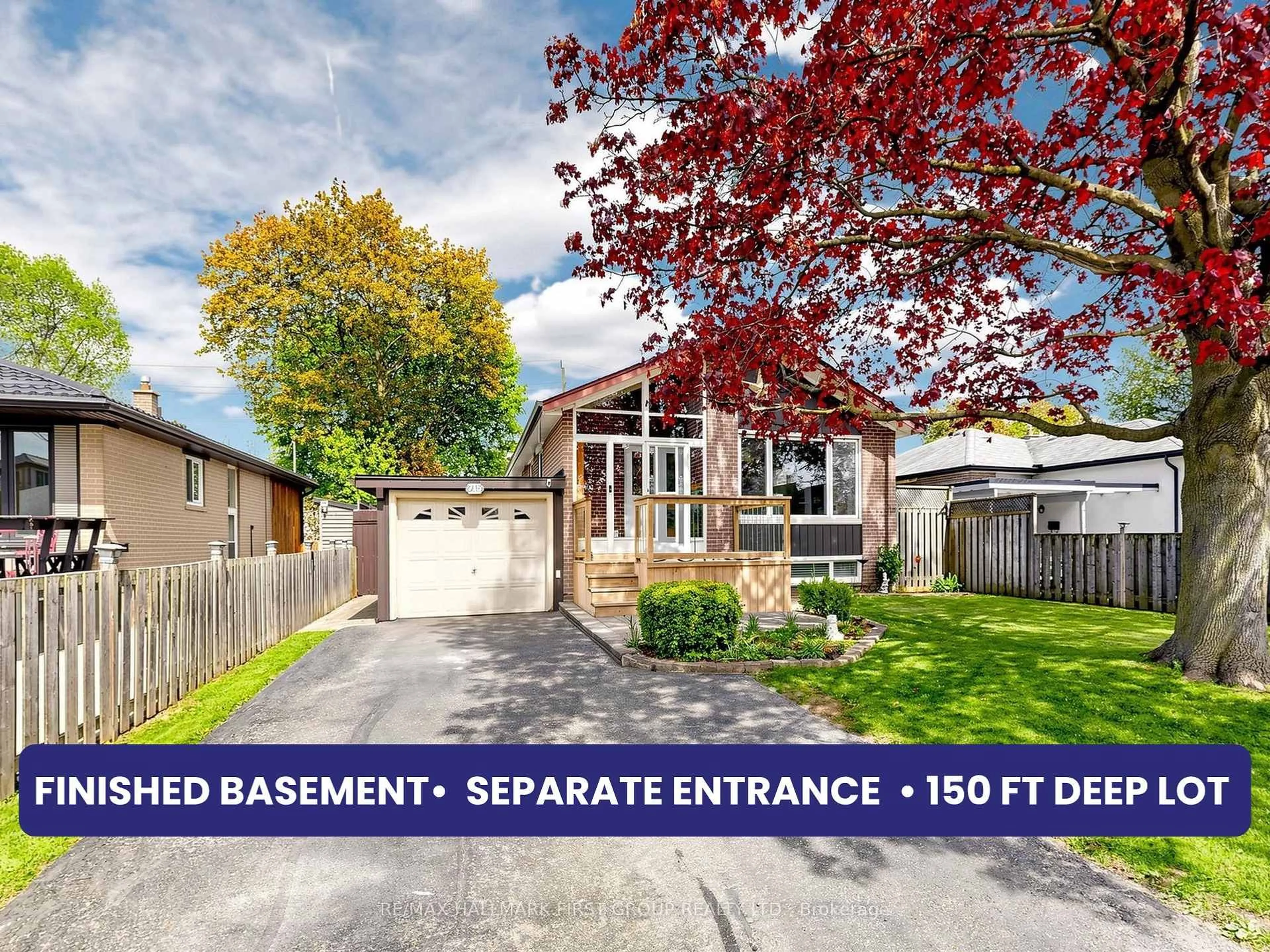 A pic from outside/outdoor area/front of a property/back of a property/a pic from drone, street for 715 Lublin Ave, Pickering Ontario L1W 1Z1