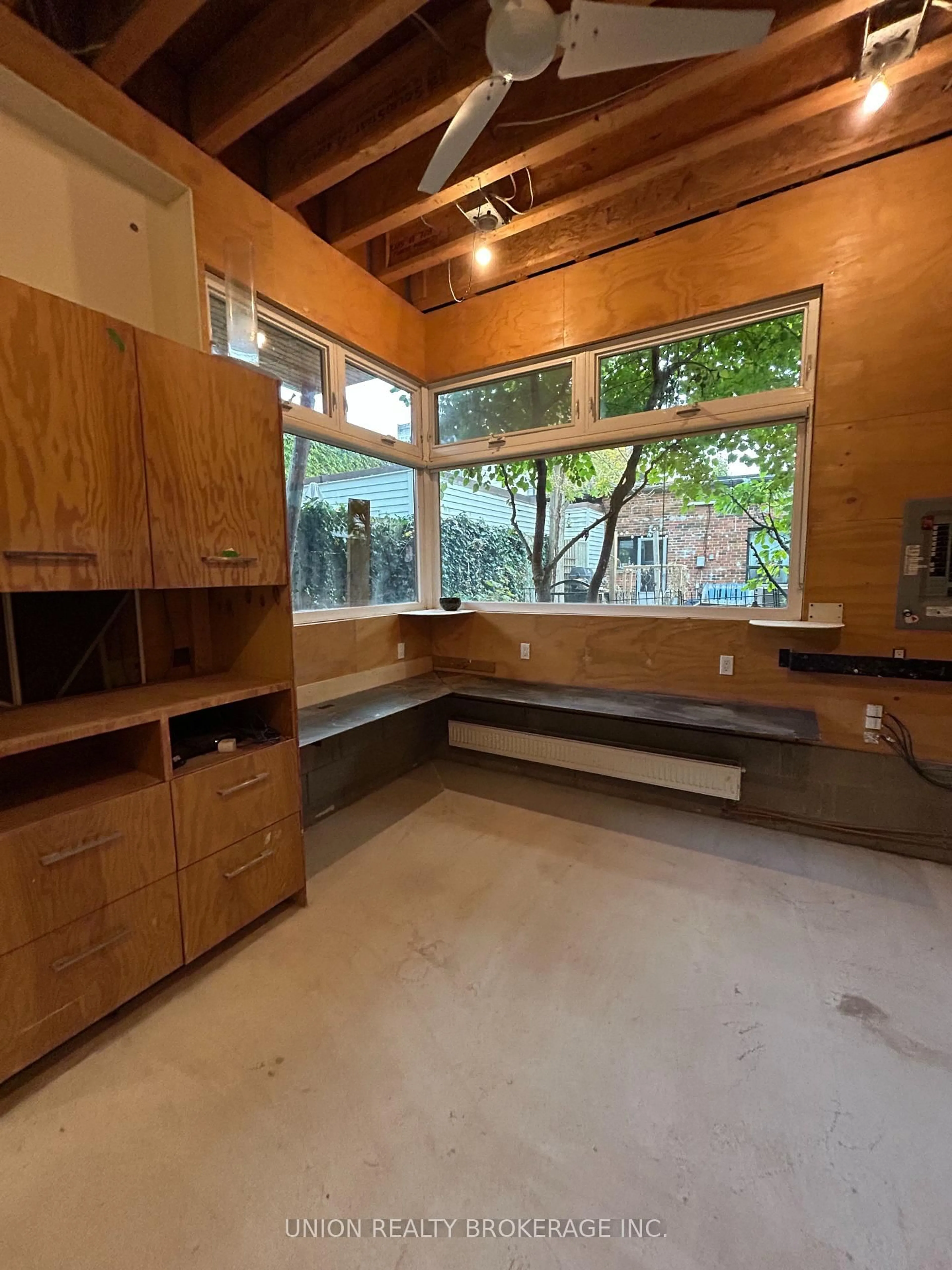 Unknown for 303 Coxwell Ave, Toronto Ontario M4L 3B5
