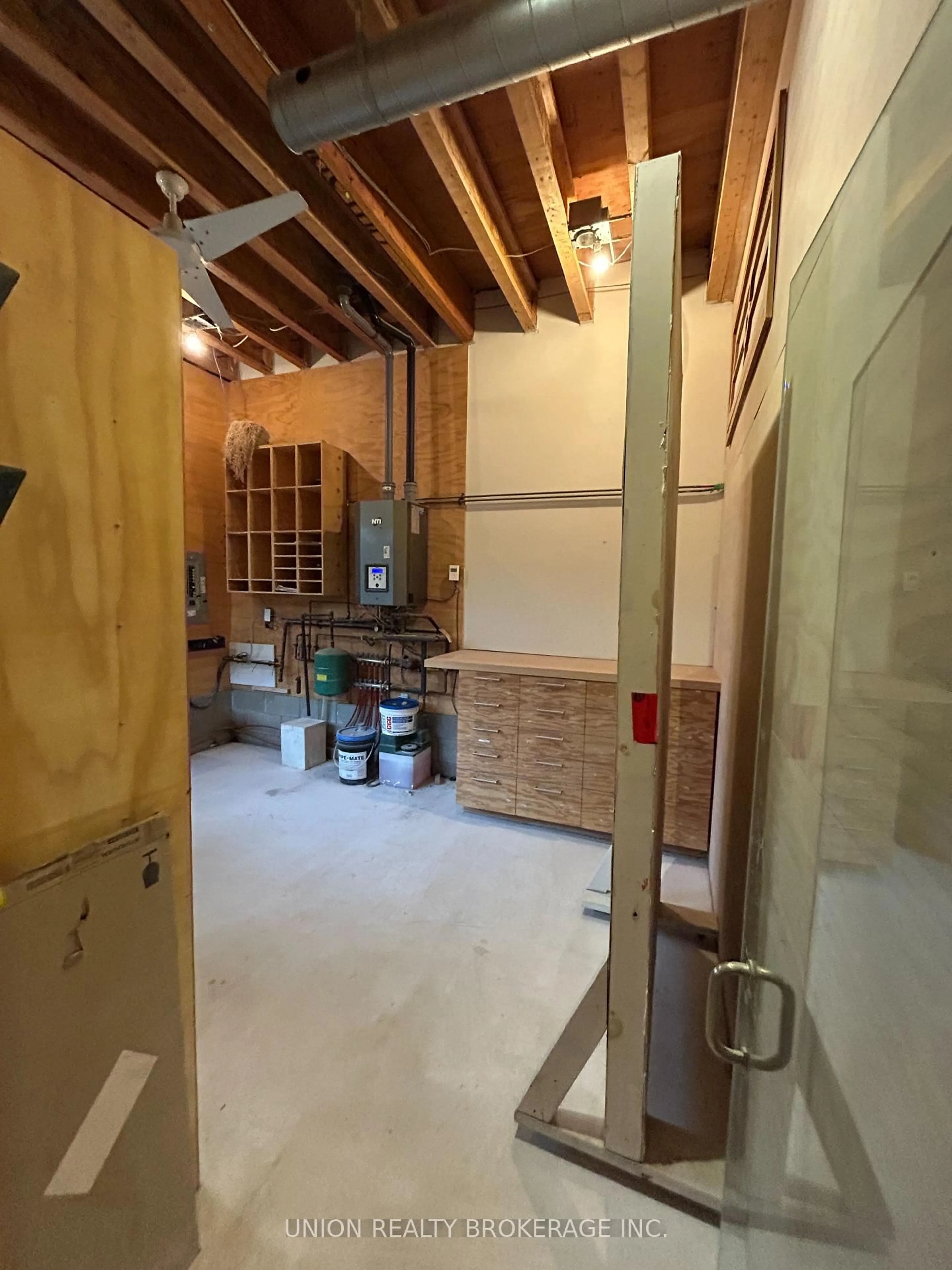 Unknown for 303 Coxwell Ave, Toronto Ontario M4L 3B5