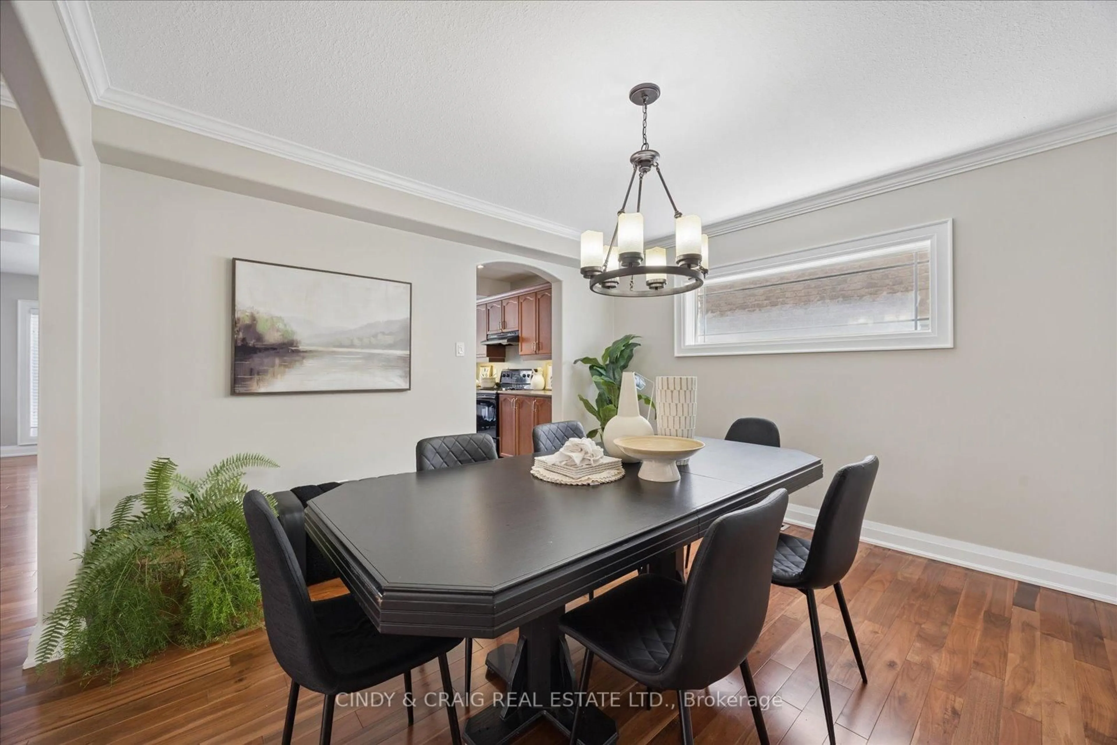Dining room, wood/laminate floor for 121 Fenning Dr, Clarington Ontario L1E 3H1