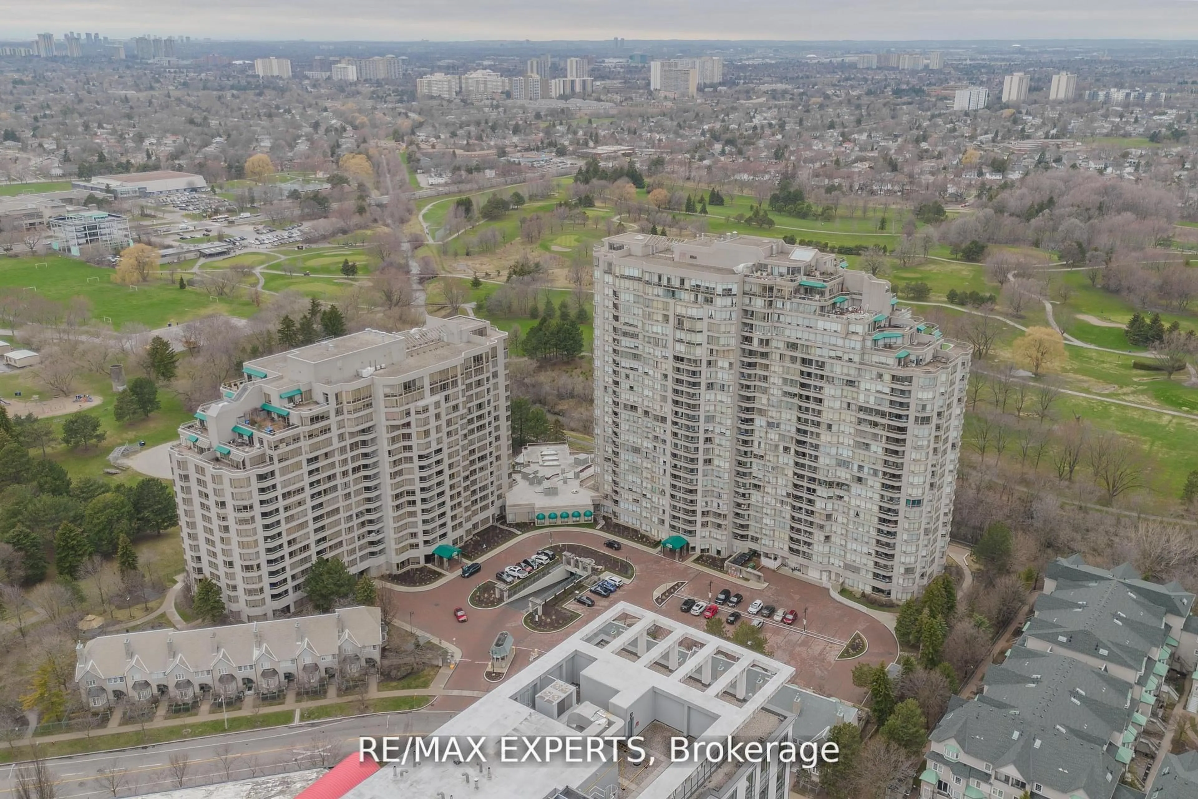 A pic from outside/outdoor area/front of a property/back of a property/a pic from drone, city buildings view from balcony for 138 Bonis Ave #527, Toronto Ontario M1T 3V9