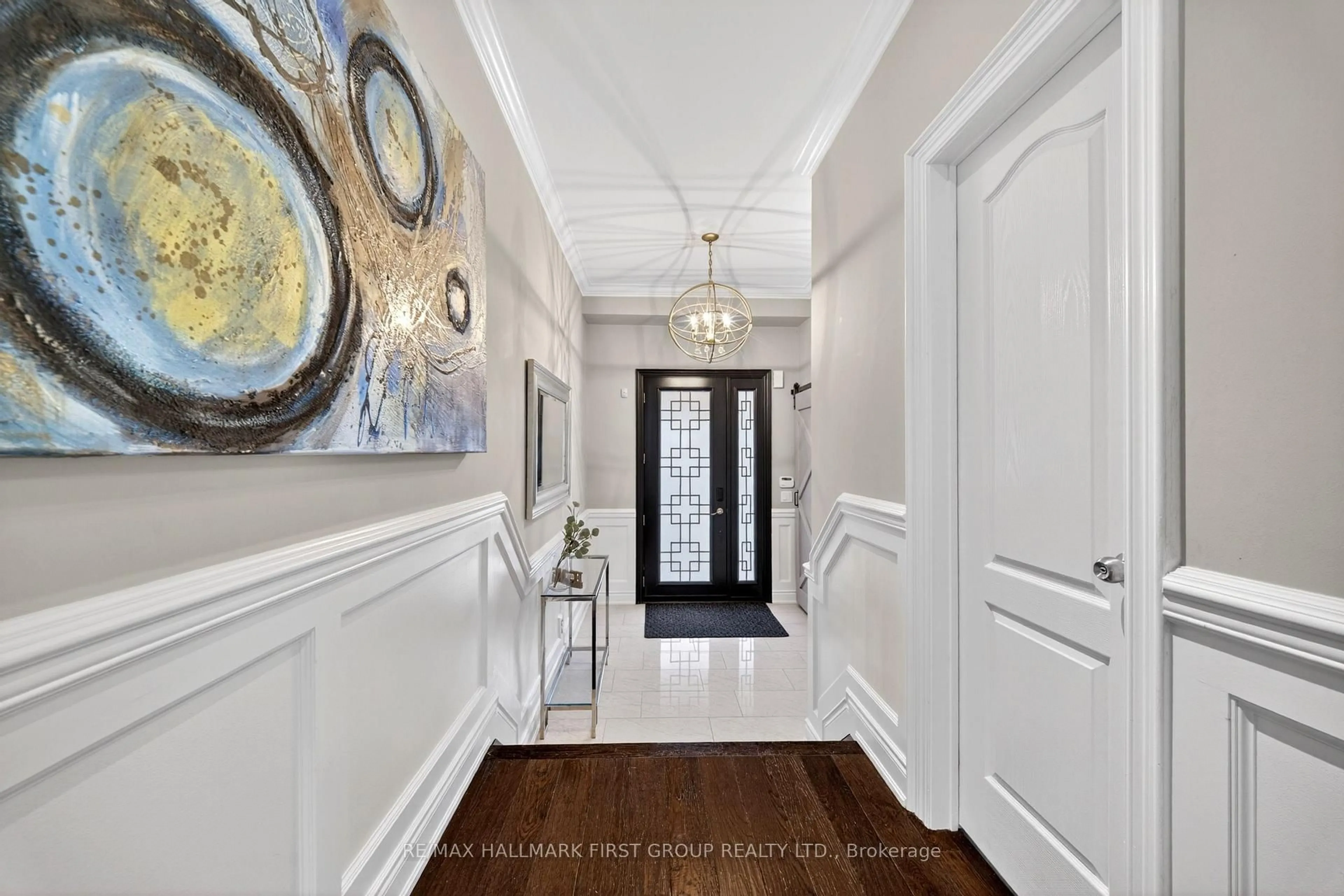 Indoor entryway for 121 Blackwell Cres, Oshawa Ontario L1L 0C1