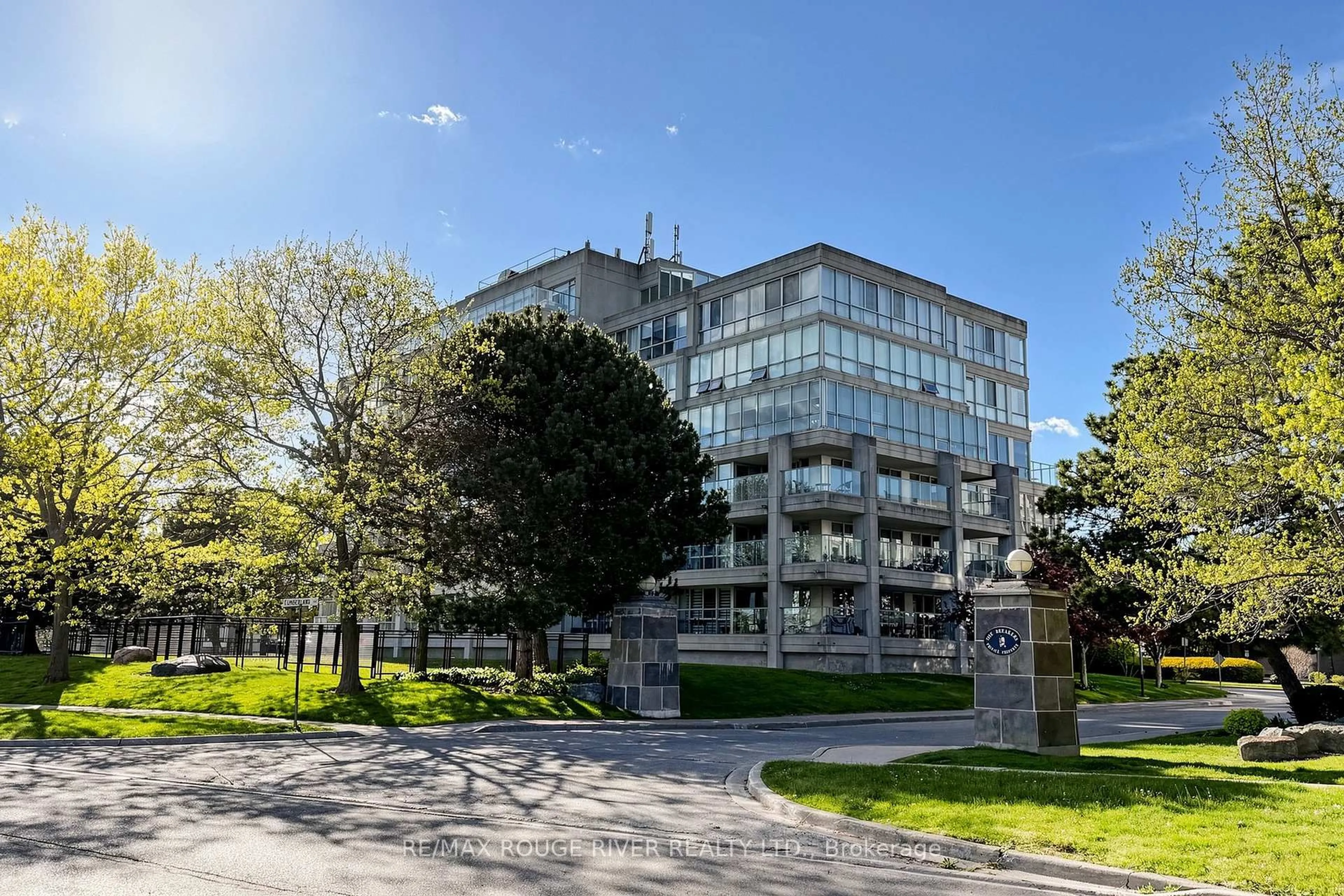Unknown for 70 Cumberland Lane #402, Ajax Ontario L1S 7K2