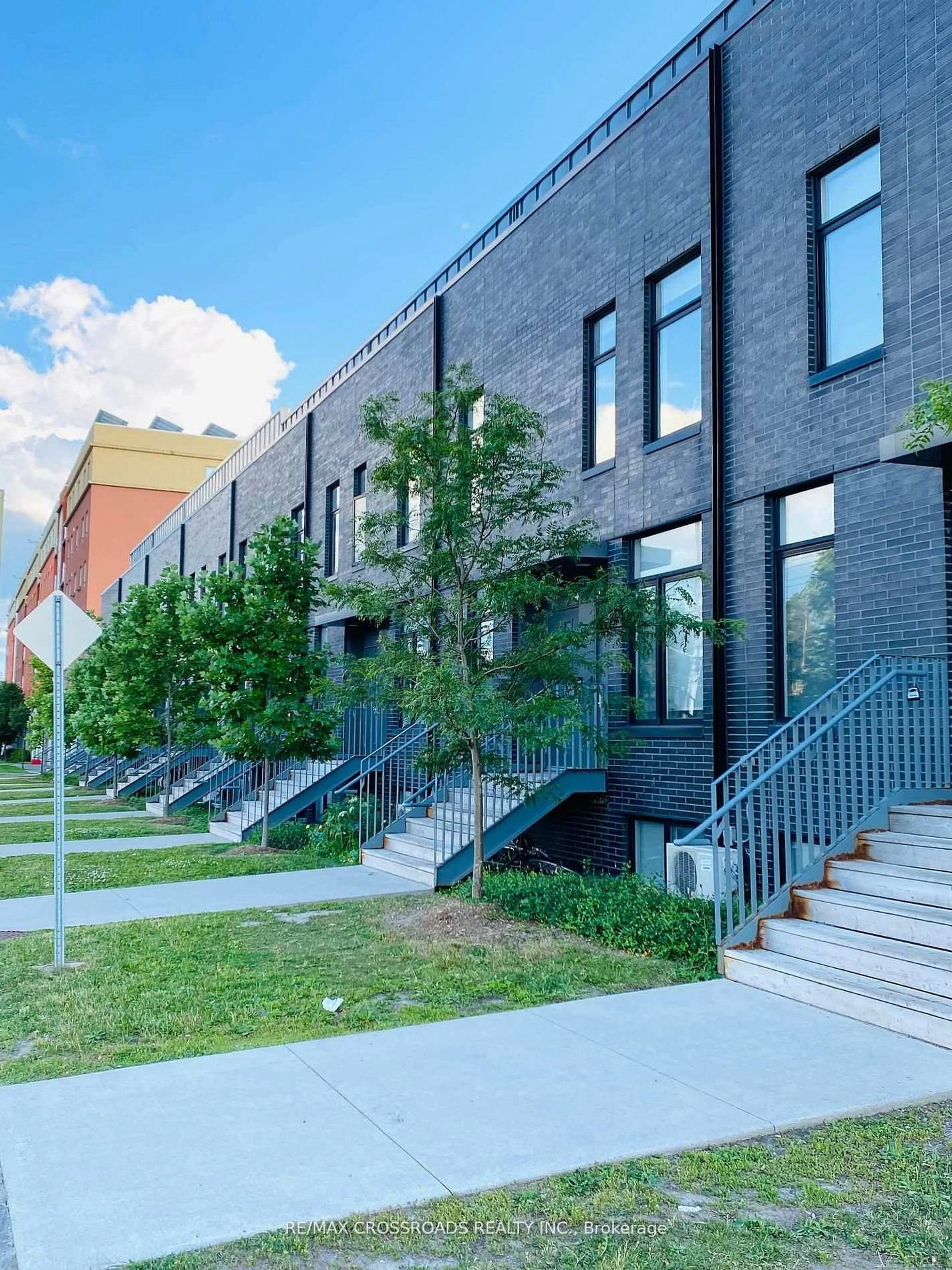 Home with brick exterior material, street for 1720 Simcoe St #5, Oshawa Ontario L1G 4X9