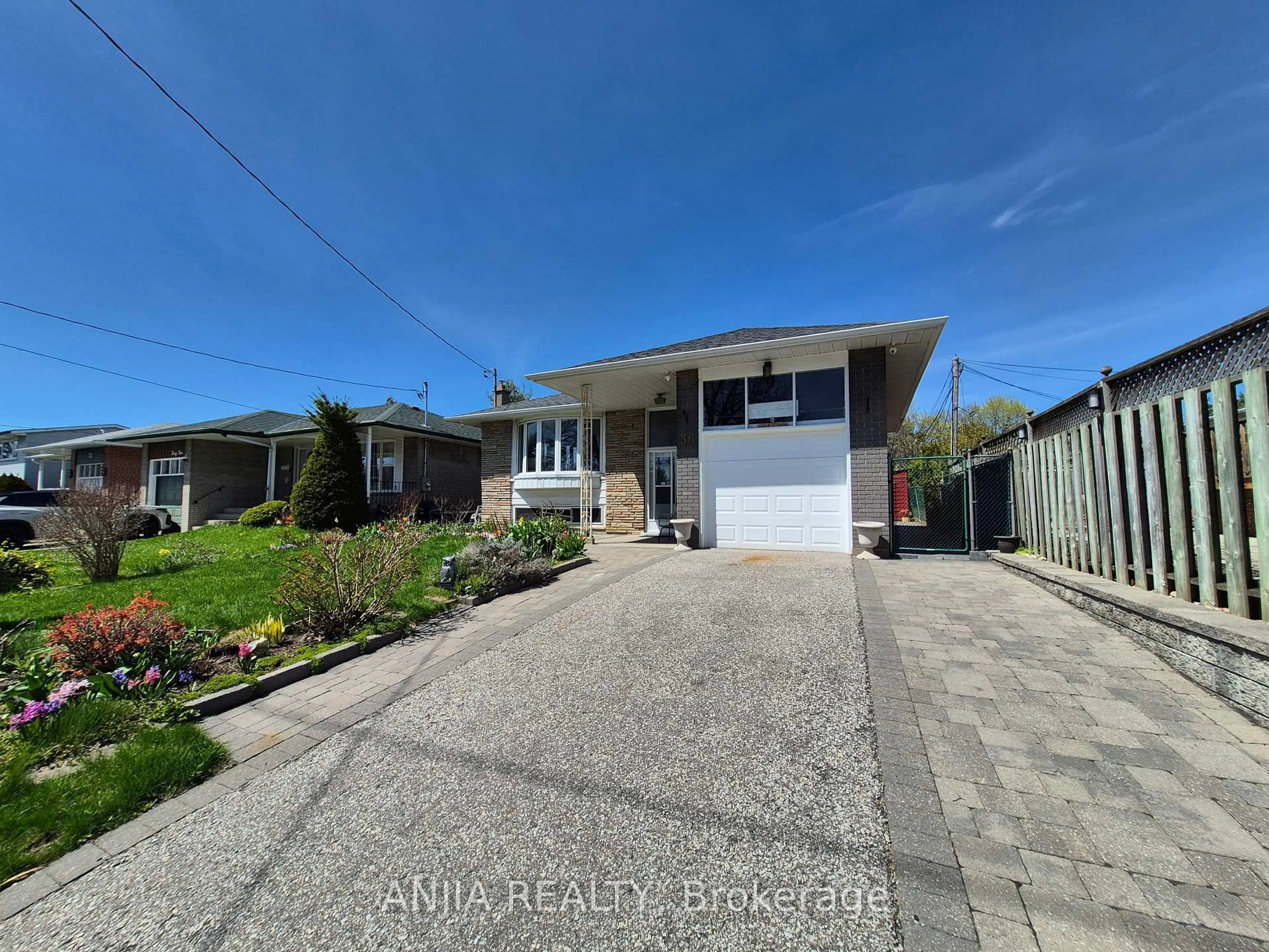 A pic from outside/outdoor area/front of a property/back of a property/a pic from drone, street for 36 Birchard St, Toronto Ontario M1T 1Z2