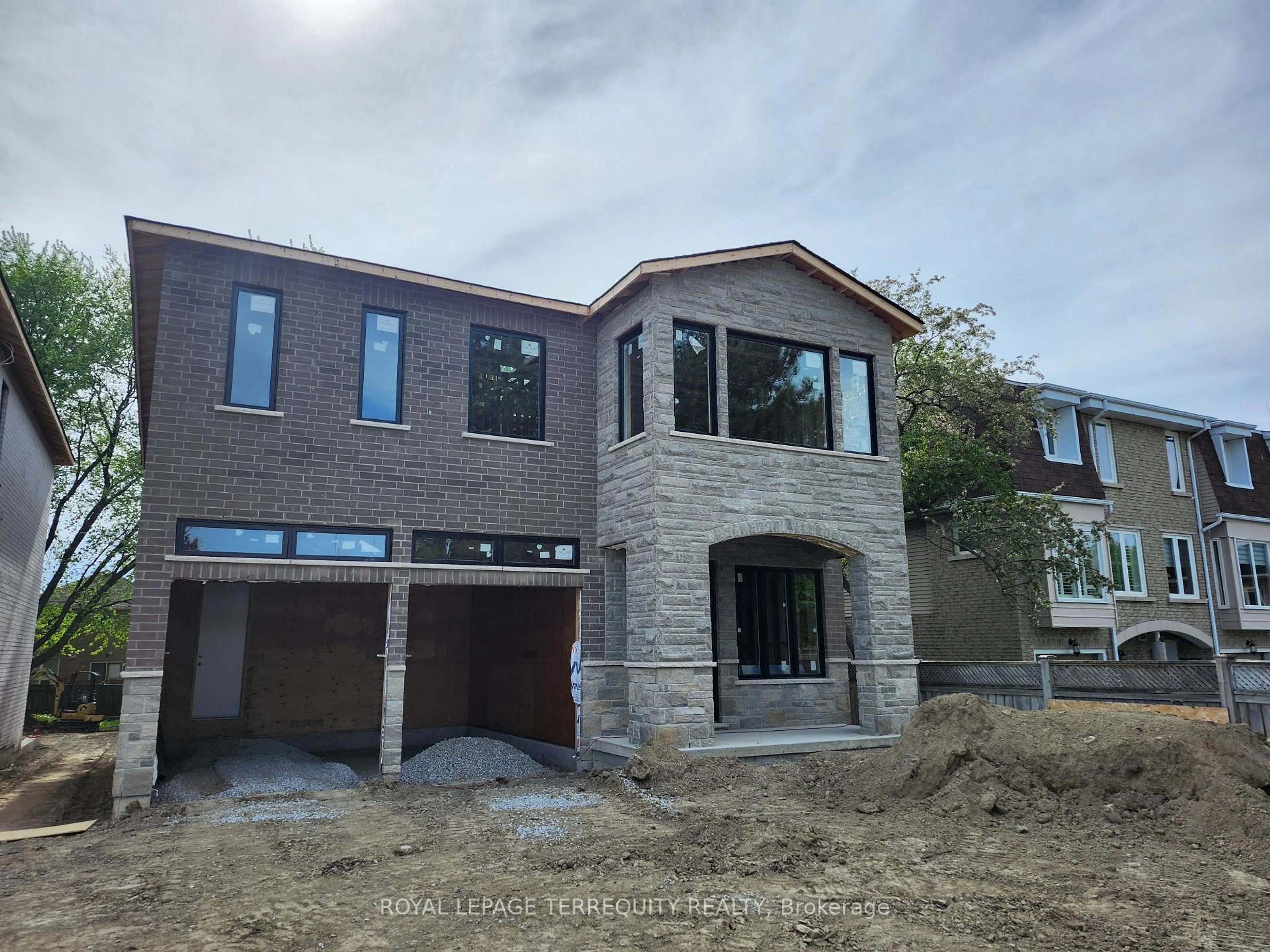 Home with brick exterior material, building for 3372 Brimley Rd, Toronto Ontario M1V 4X6
