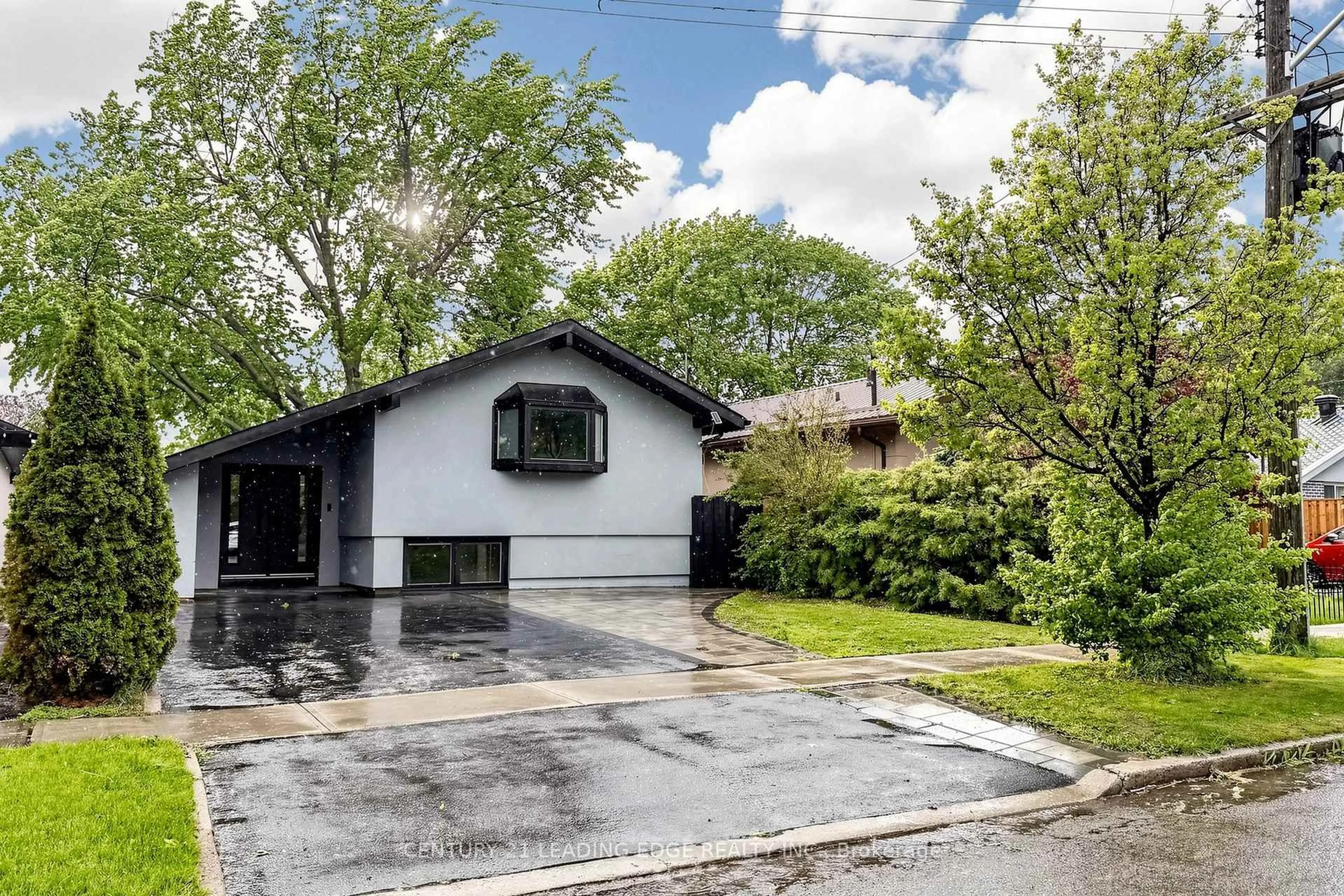 Unknown for 26 Cartier Cres, Toronto Ontario M1P 3N8