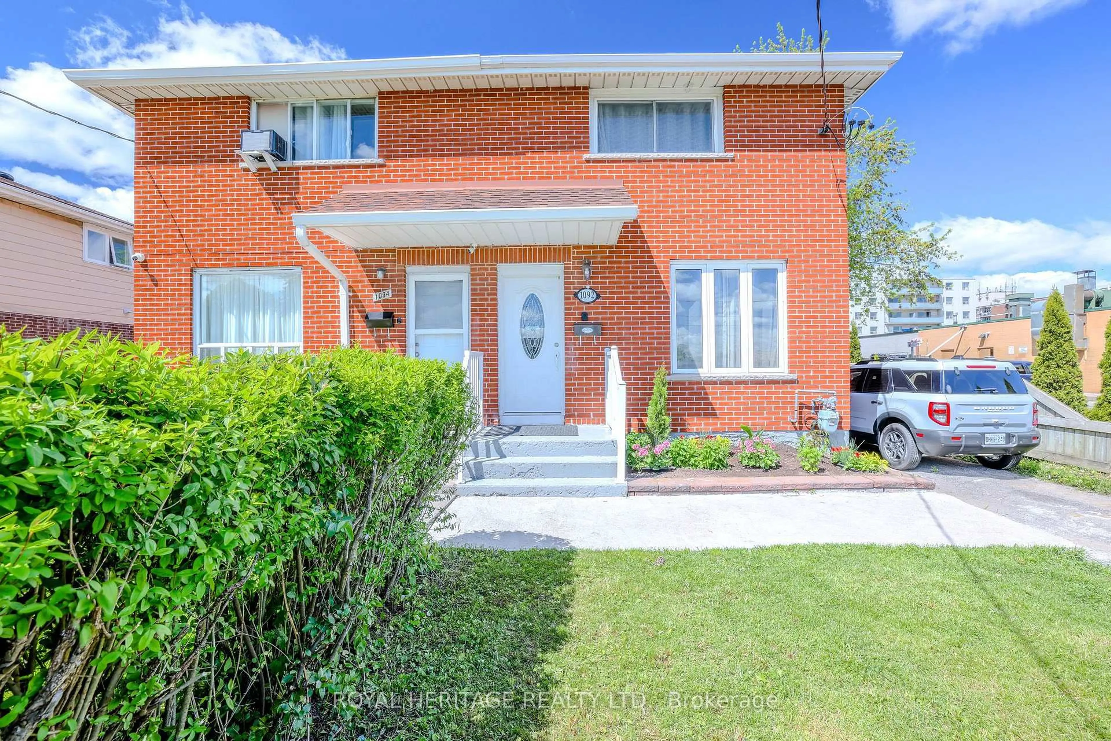 Home with brick exterior material, street for 1092 Cedar St, Oshawa Ontario L1J 3R9