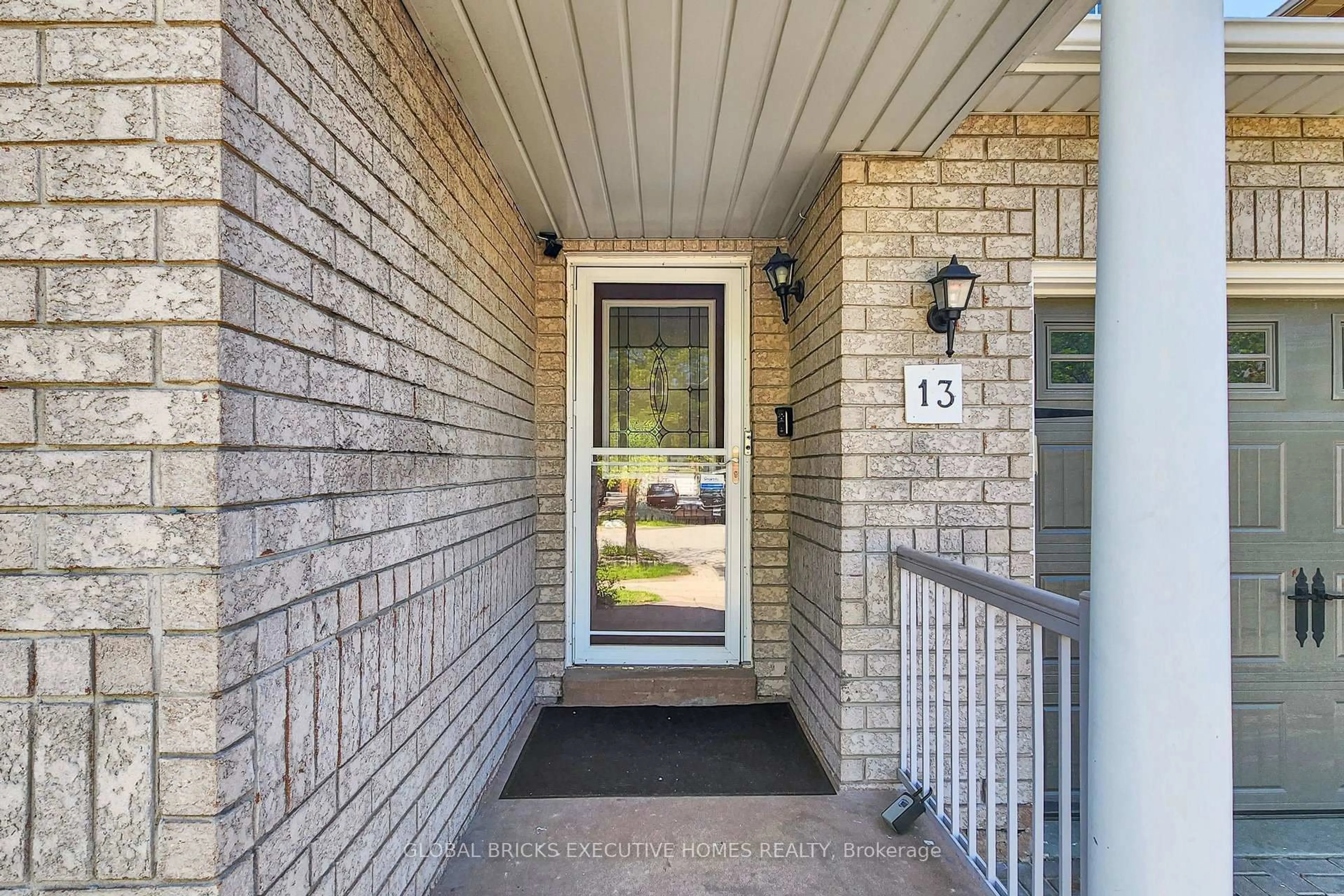 Indoor entryway for 13 Howling Cres, Ajax Ontario L1S 7N7
