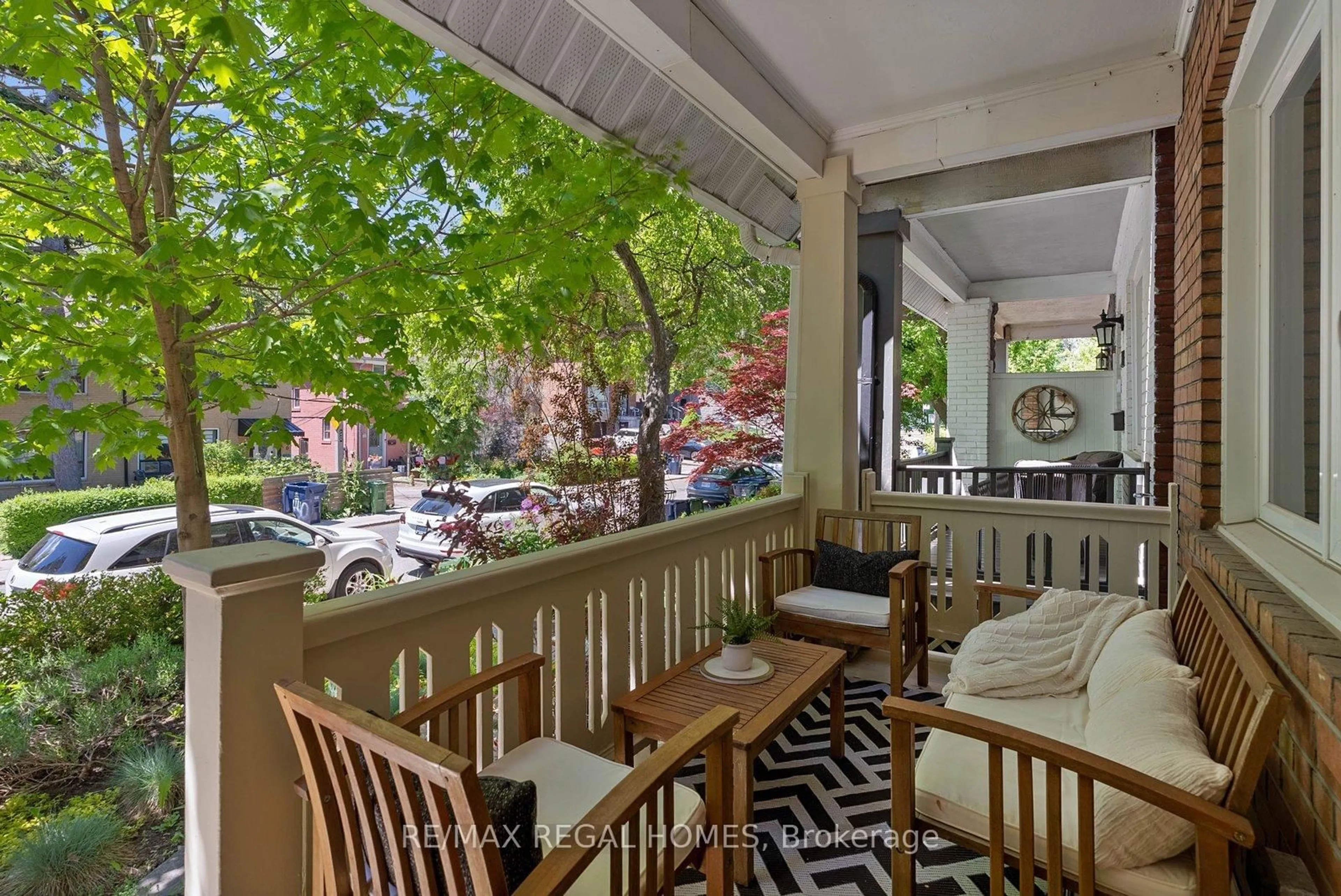 Patio, street for 459 Ashdale Ave, Toronto Ontario M4L 2Z3