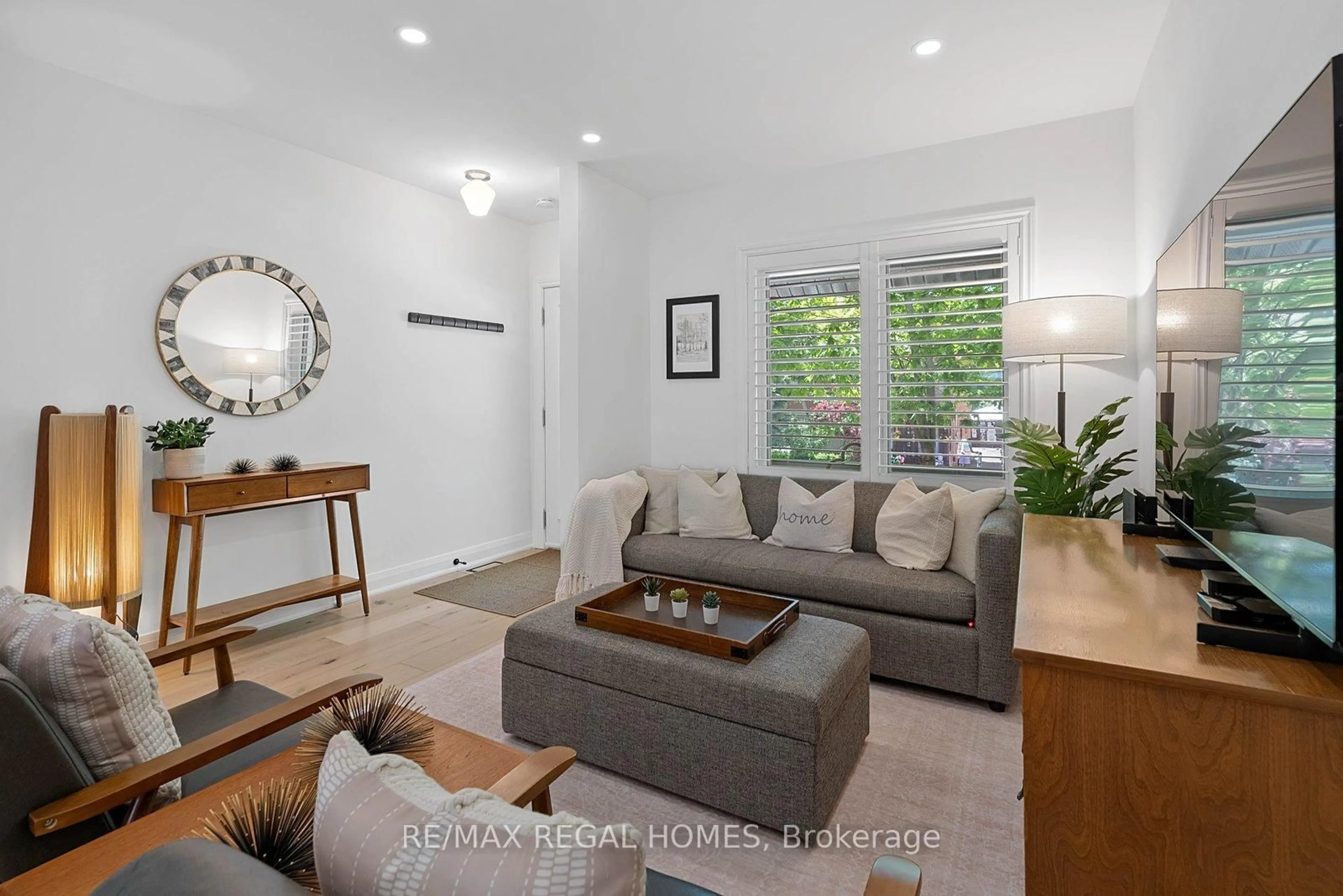 Living room with furniture, unknown for 459 Ashdale Ave, Toronto Ontario M4L 2Z3