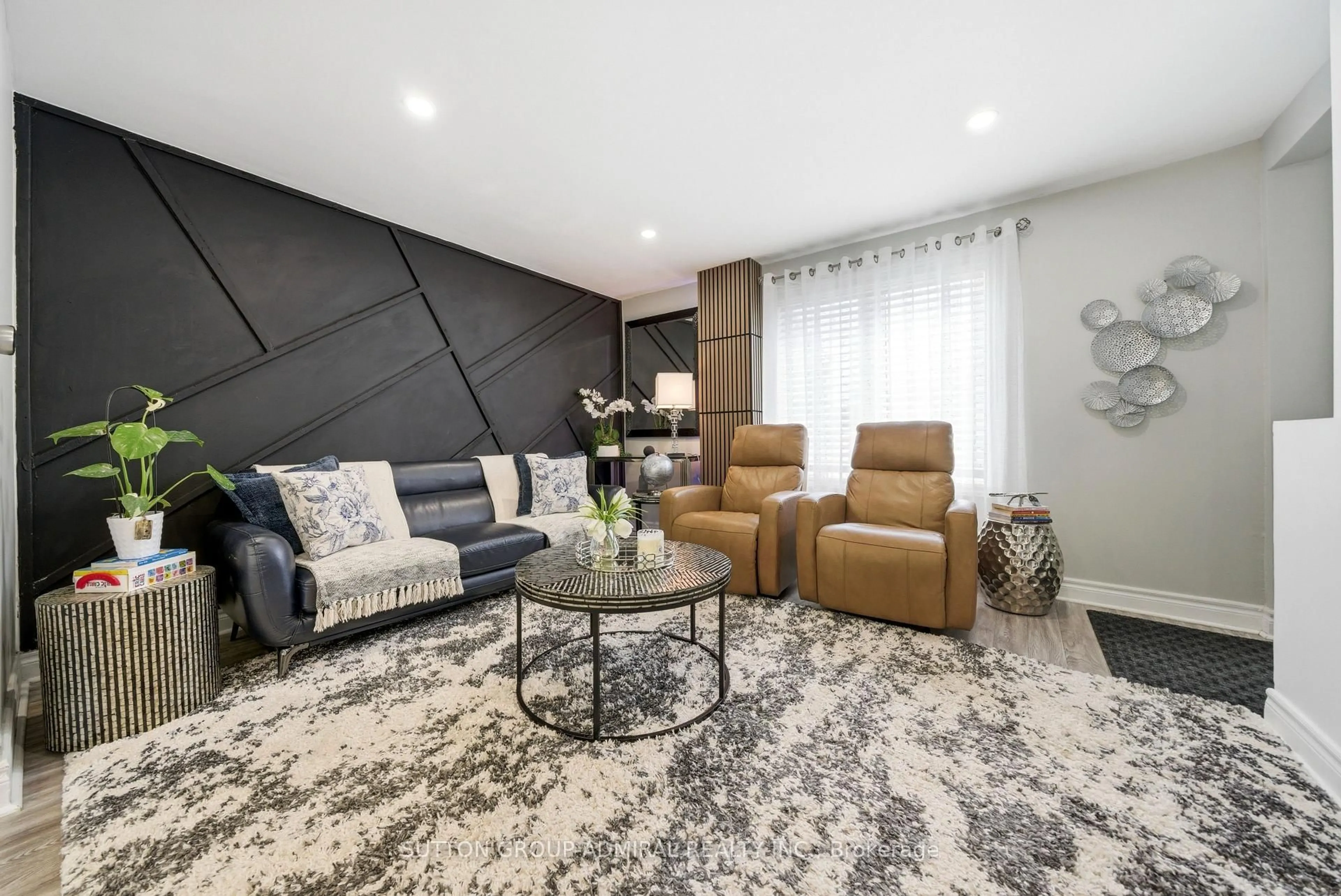 Living room with furniture, unknown for 20 Brock St, Oshawa Ontario L1G 1R9