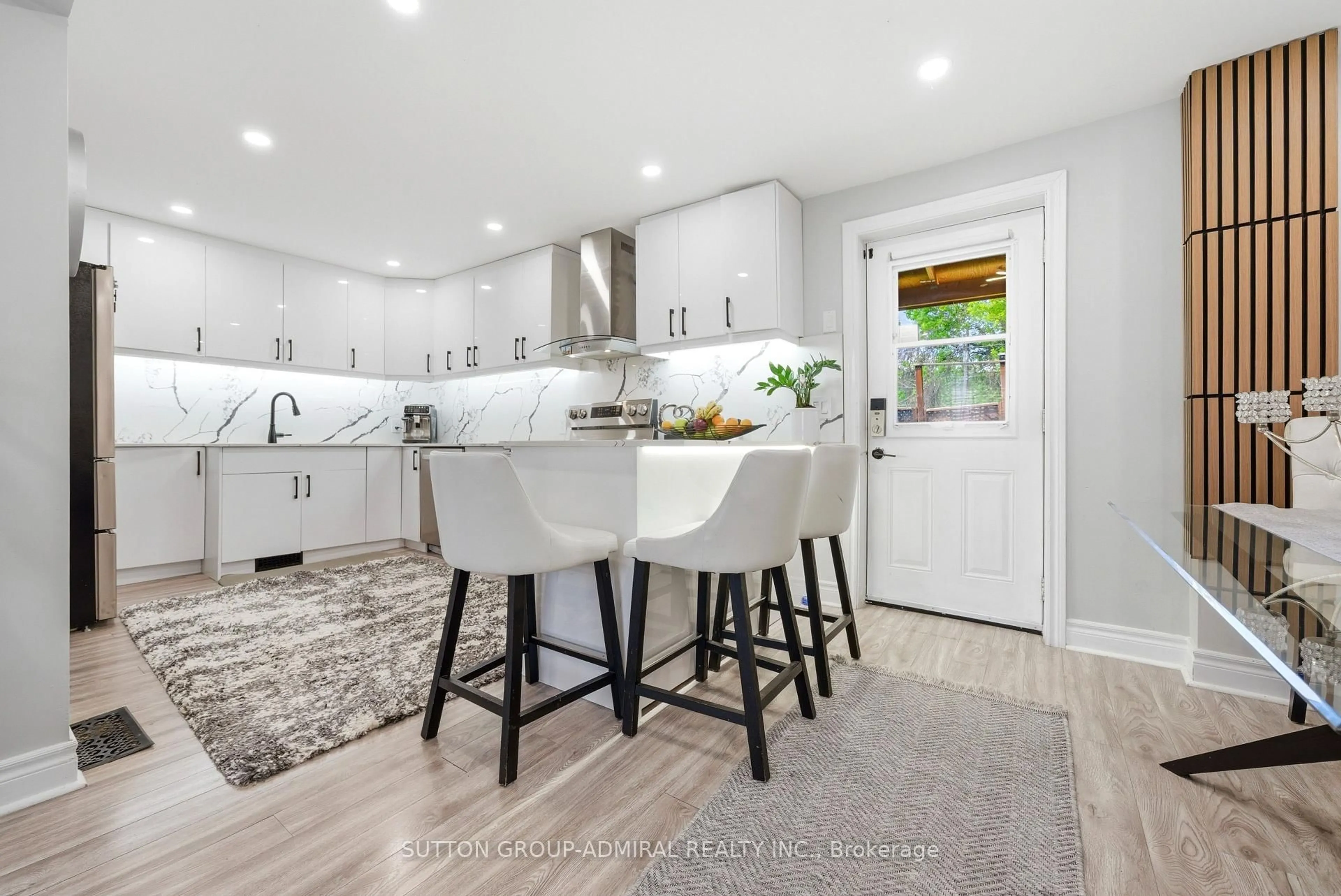 Open concept kitchen, unknown for 20 Brock St, Oshawa Ontario L1G 1R9