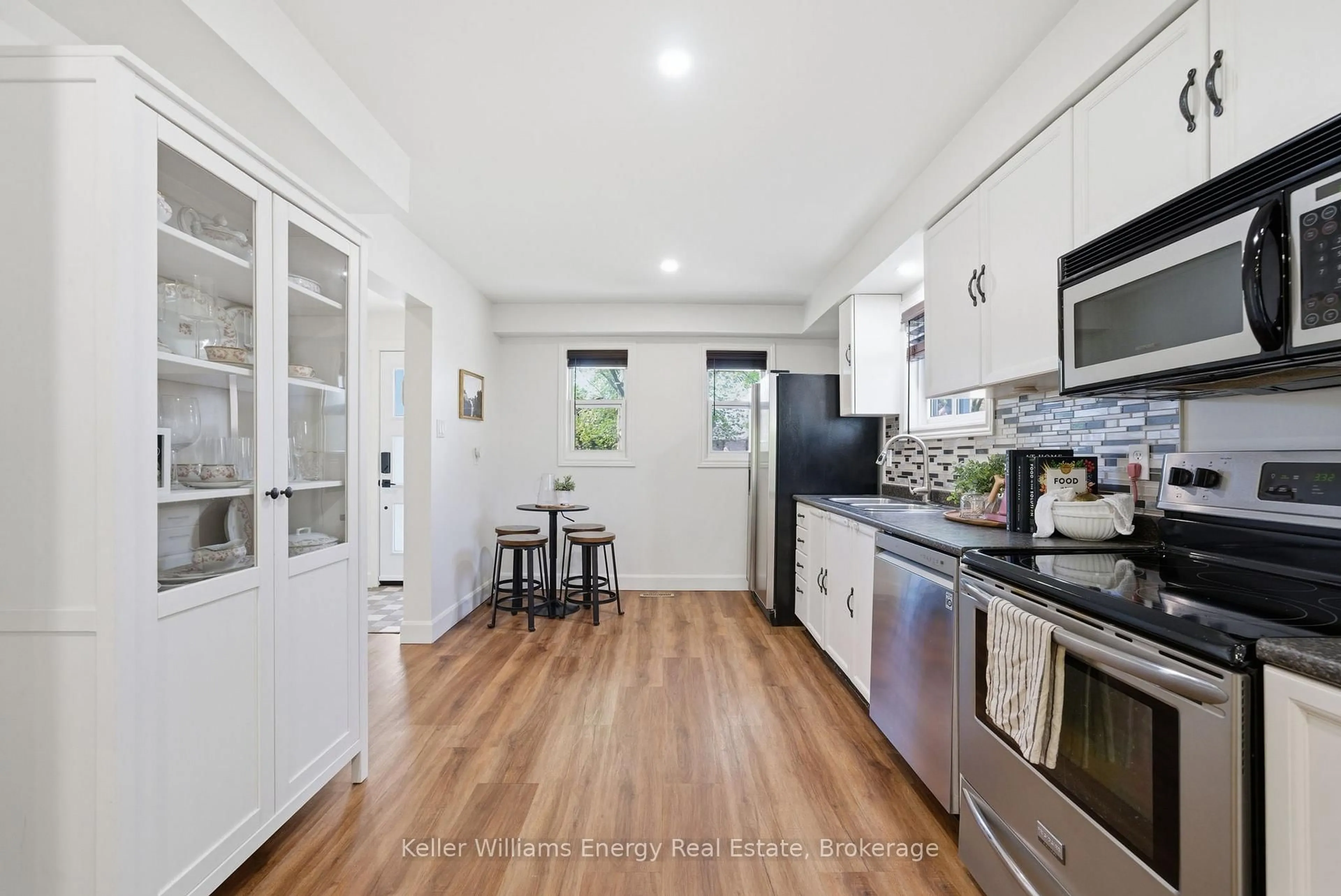 Open concept kitchen, ceramic/tile floor for 149 Andrew St, Clarington Ontario L1B 1J6