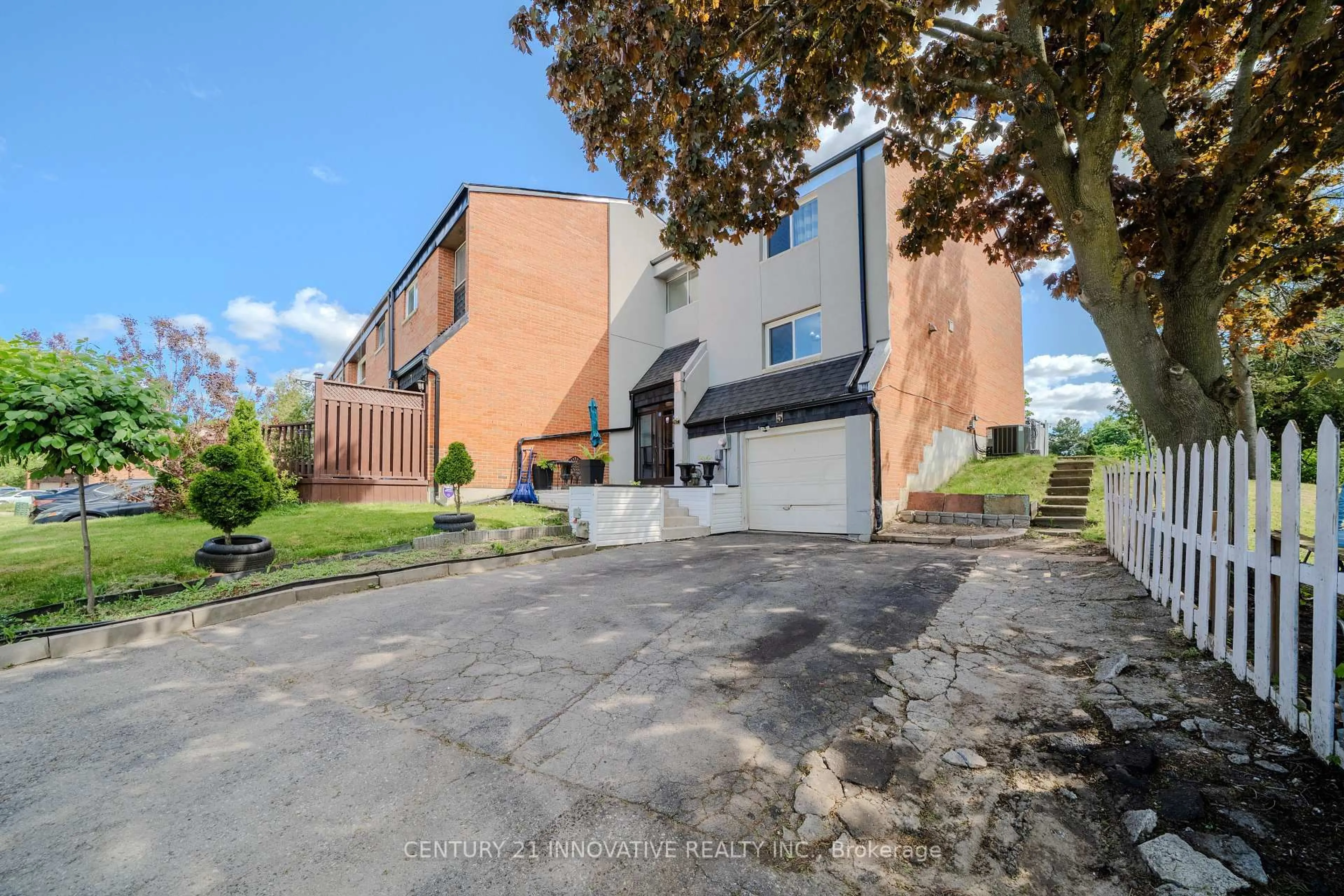 Home with brick exterior material, unknown for 5 Cheatham Pl, Toronto Ontario M1B 1C1