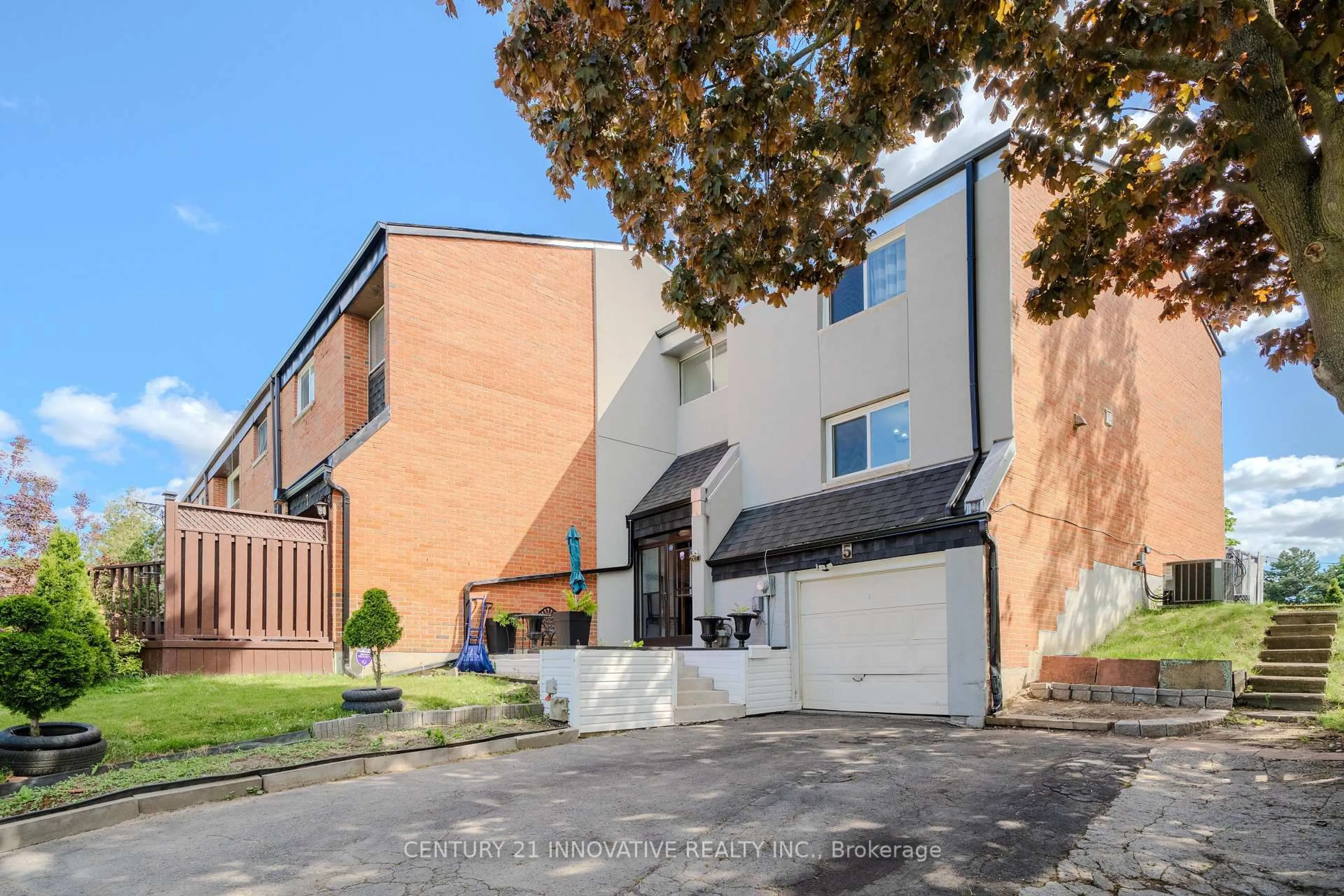 Home with brick exterior material, street for 5 Cheatham Pl, Toronto Ontario M1B 1C1
