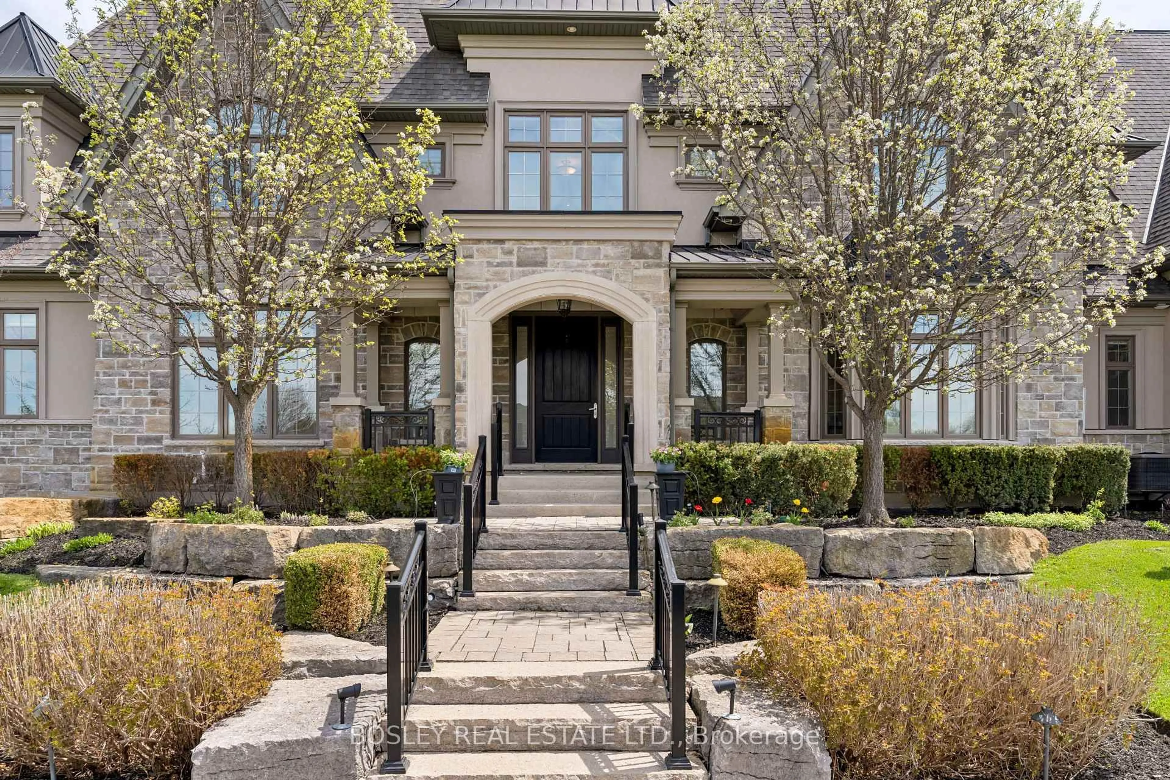 Home with brick exterior material, street for 3325 Hollywood Crt, Pickering Ontario L1X 0A3