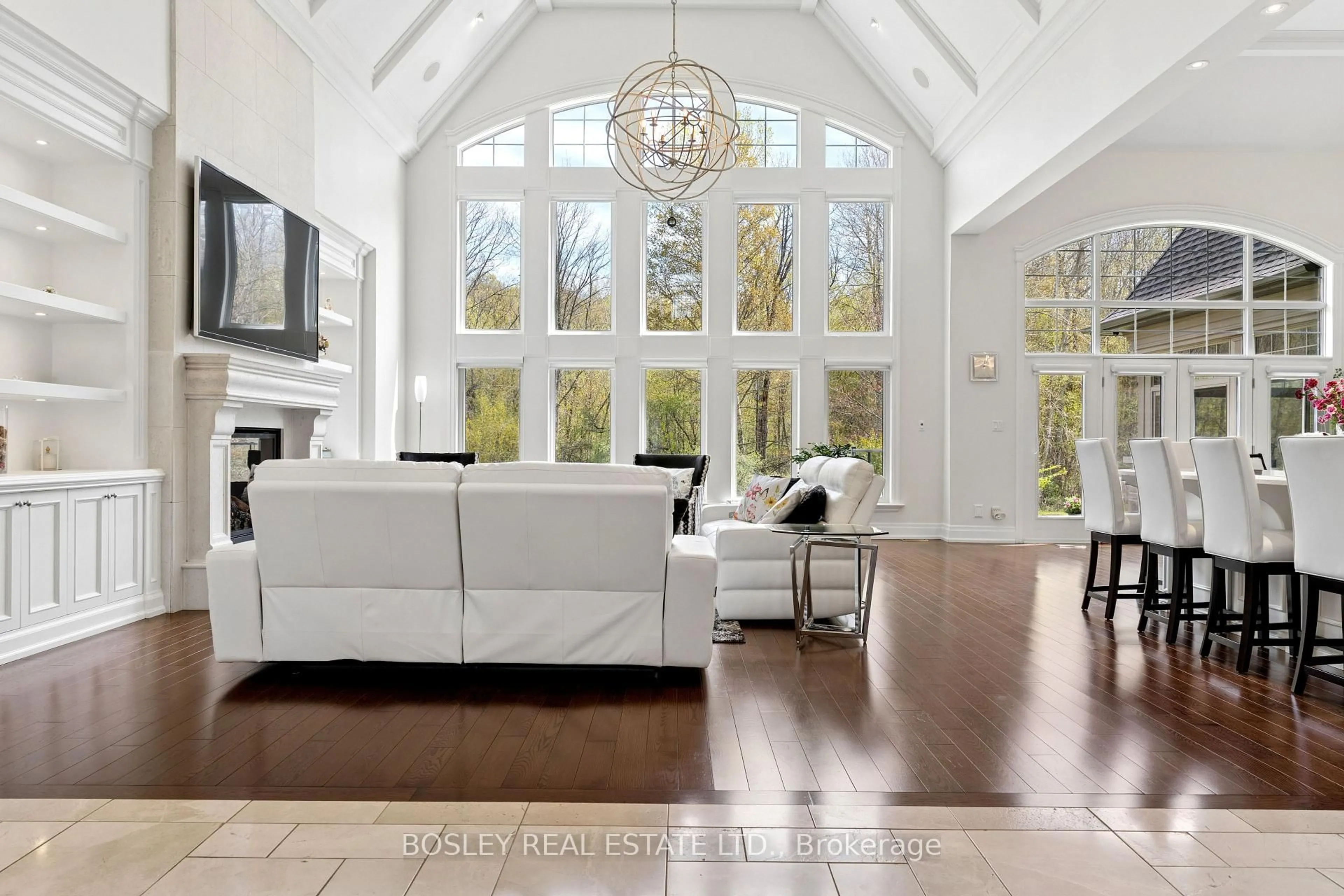 Living room with furniture, unknown for 3325 Hollywood Crt, Pickering Ontario L1X 0A3