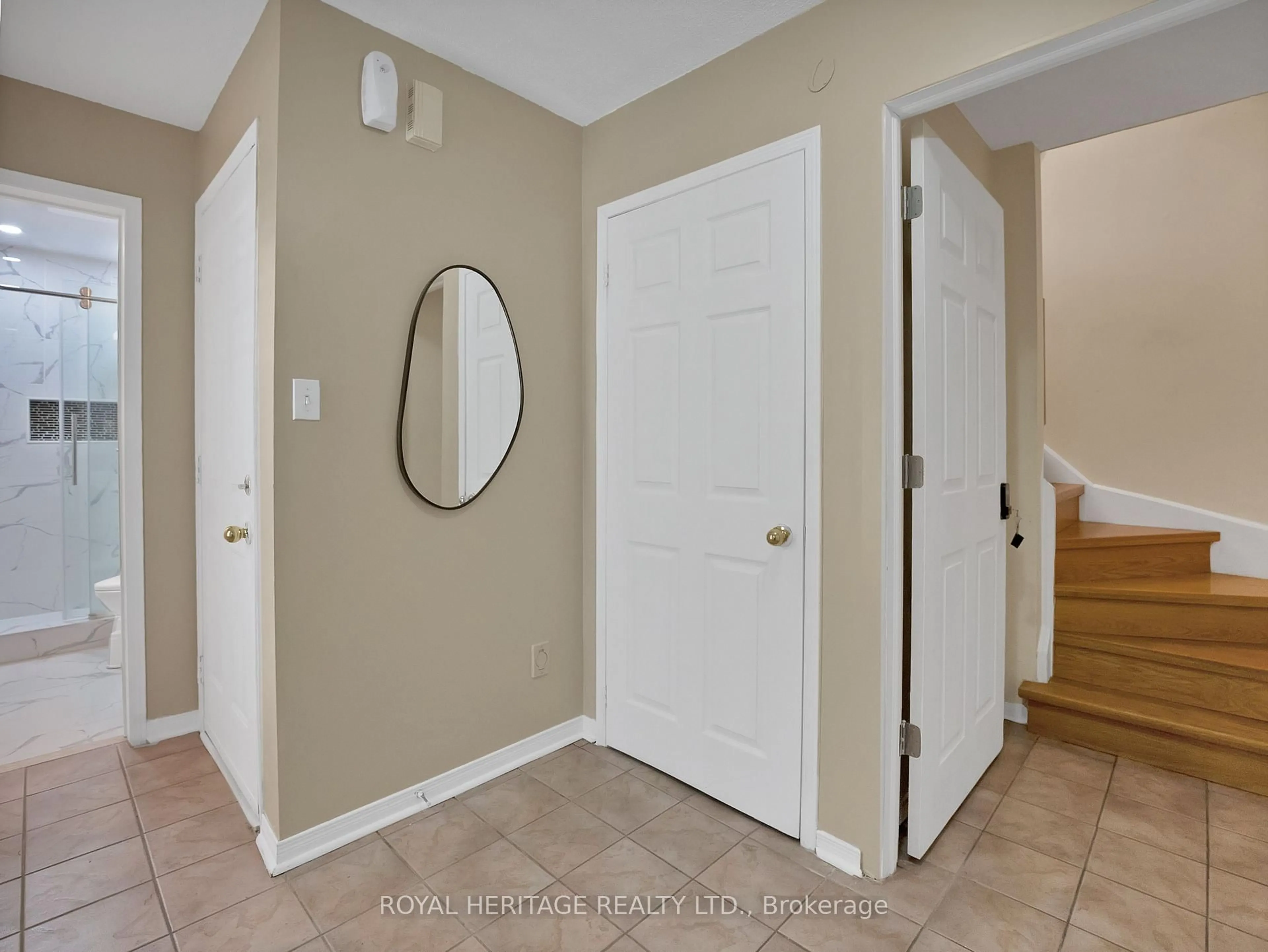 Indoor entryway for 2758 Eglinton Ave #64, Toronto Ontario M1J 3P3