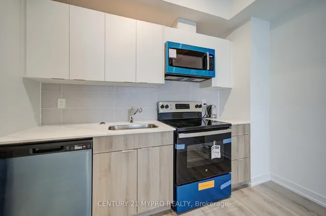3069 Pharmacy Ave #8, Toronto 3