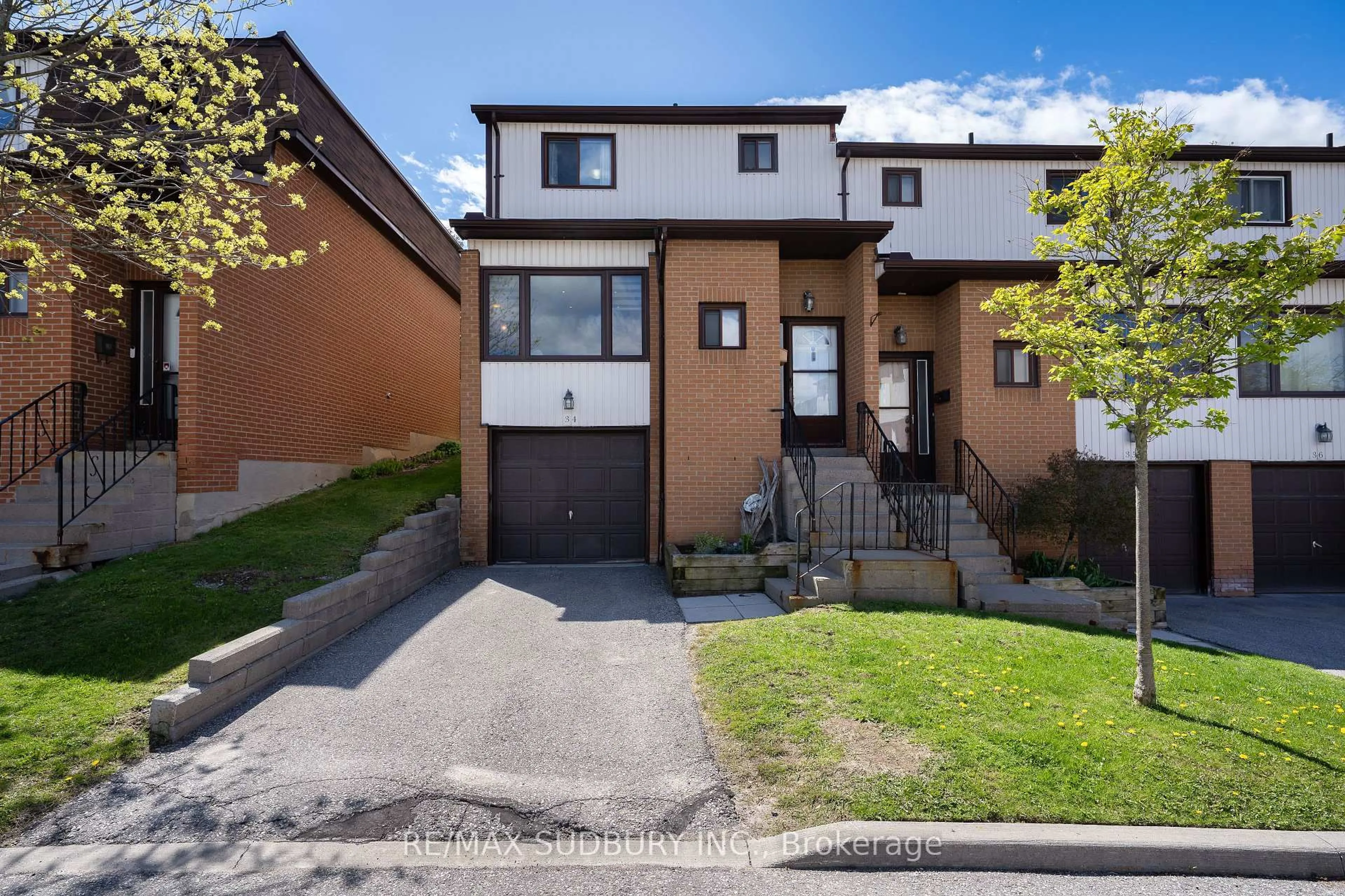 A pic from outside/outdoor area/front of a property/back of a property/a pic from drone, street for 765 Oklahoma Dr #34, Pickering Ontario L1W 3C9