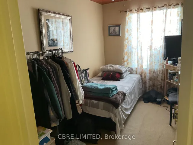587 Danforth Rd, Toronto 5
