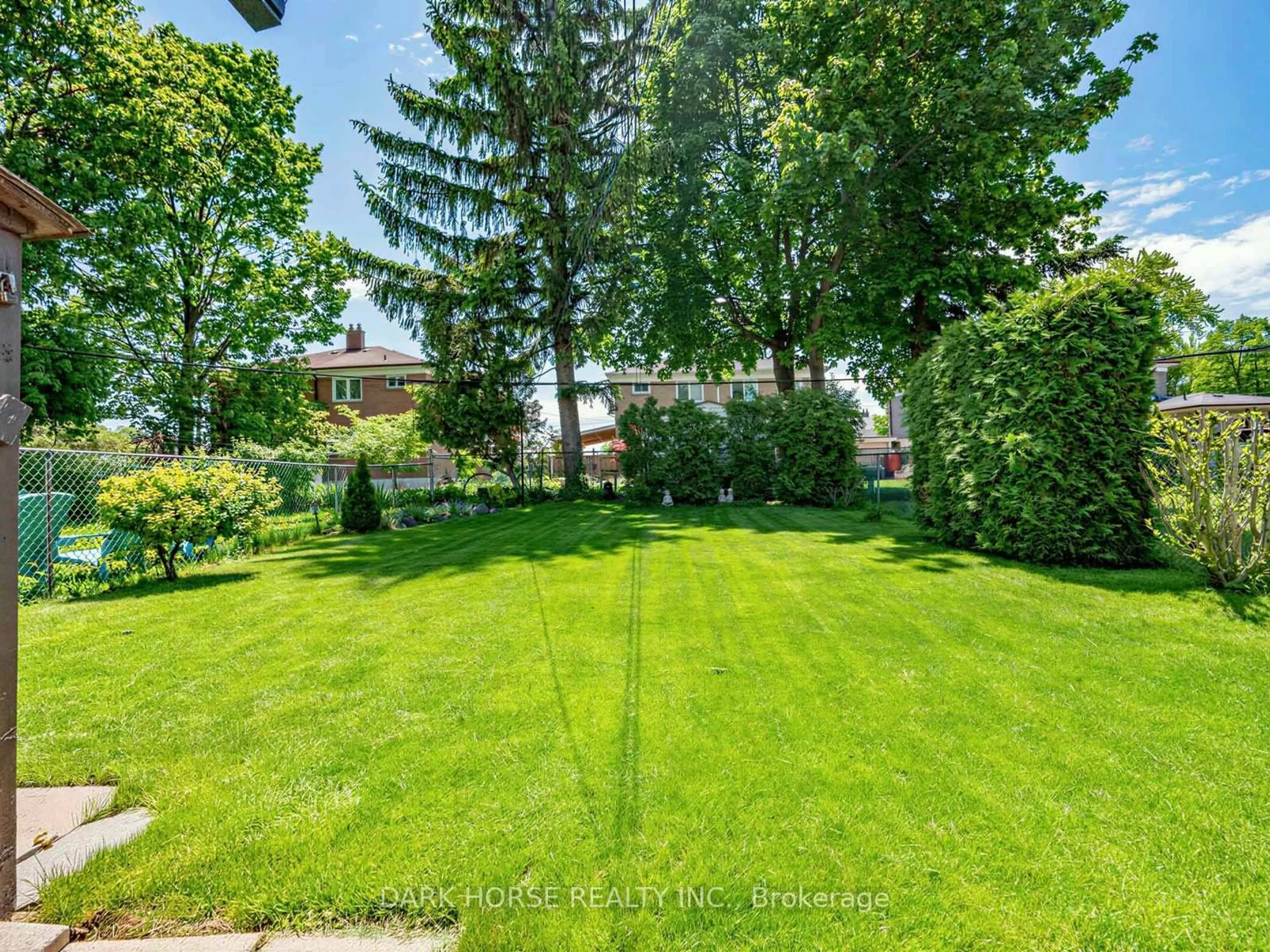 Unknown for 7 Medway Cres, Toronto Ontario M1P 3T7