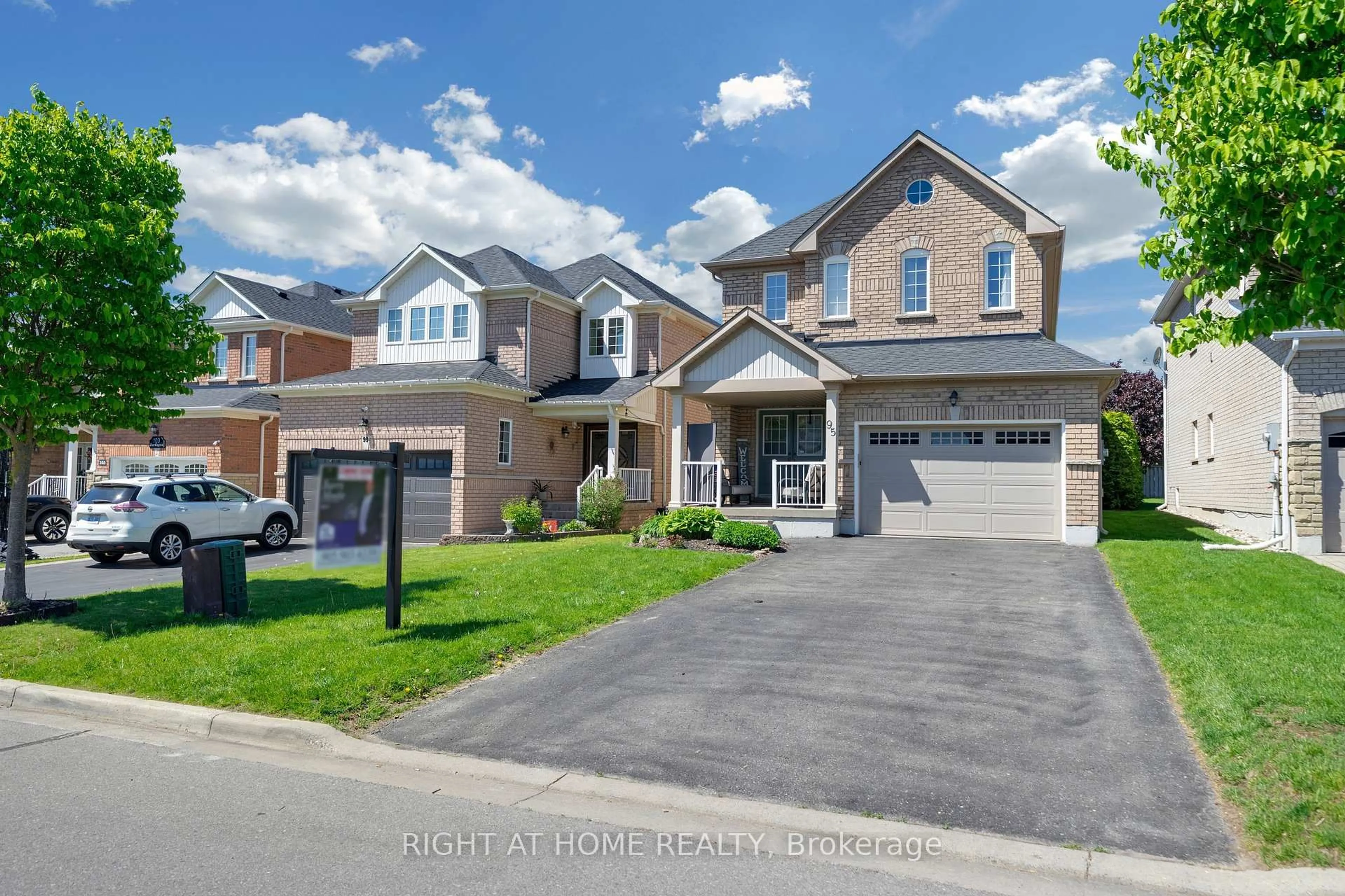 Unknown for 95 Glen Eagles Dr, Clarington Ontario L1E 3H8