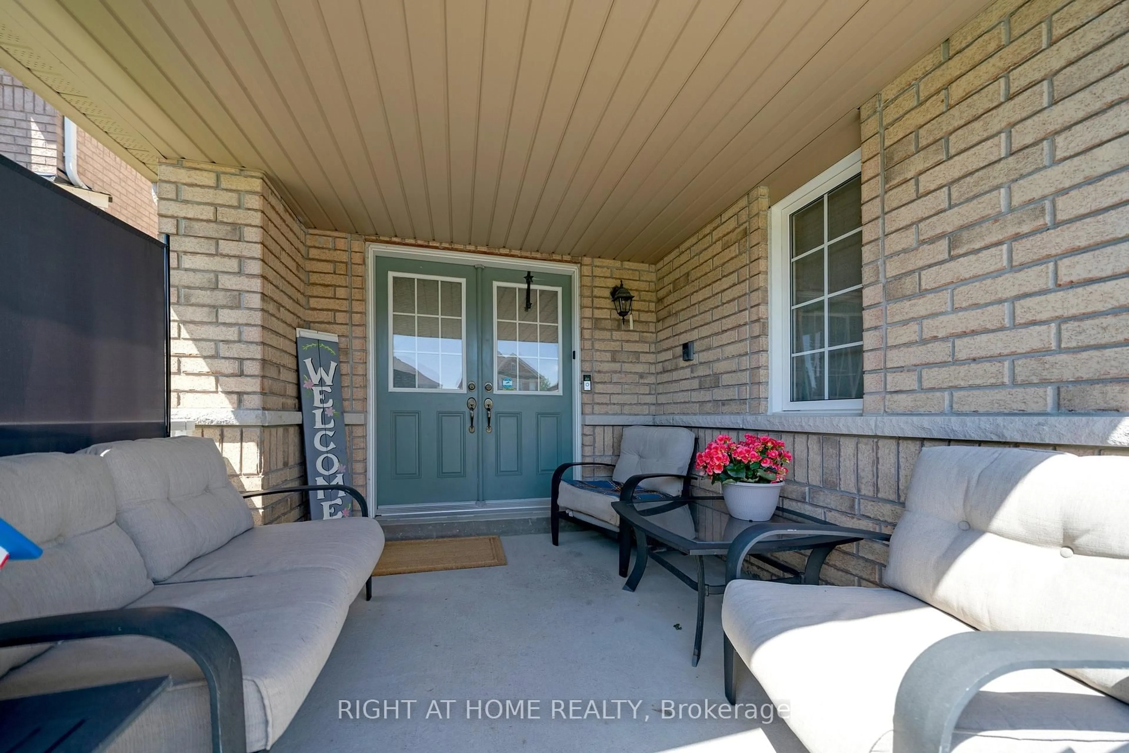 Unknown for 95 Glen Eagles Dr, Clarington Ontario L1E 3H8