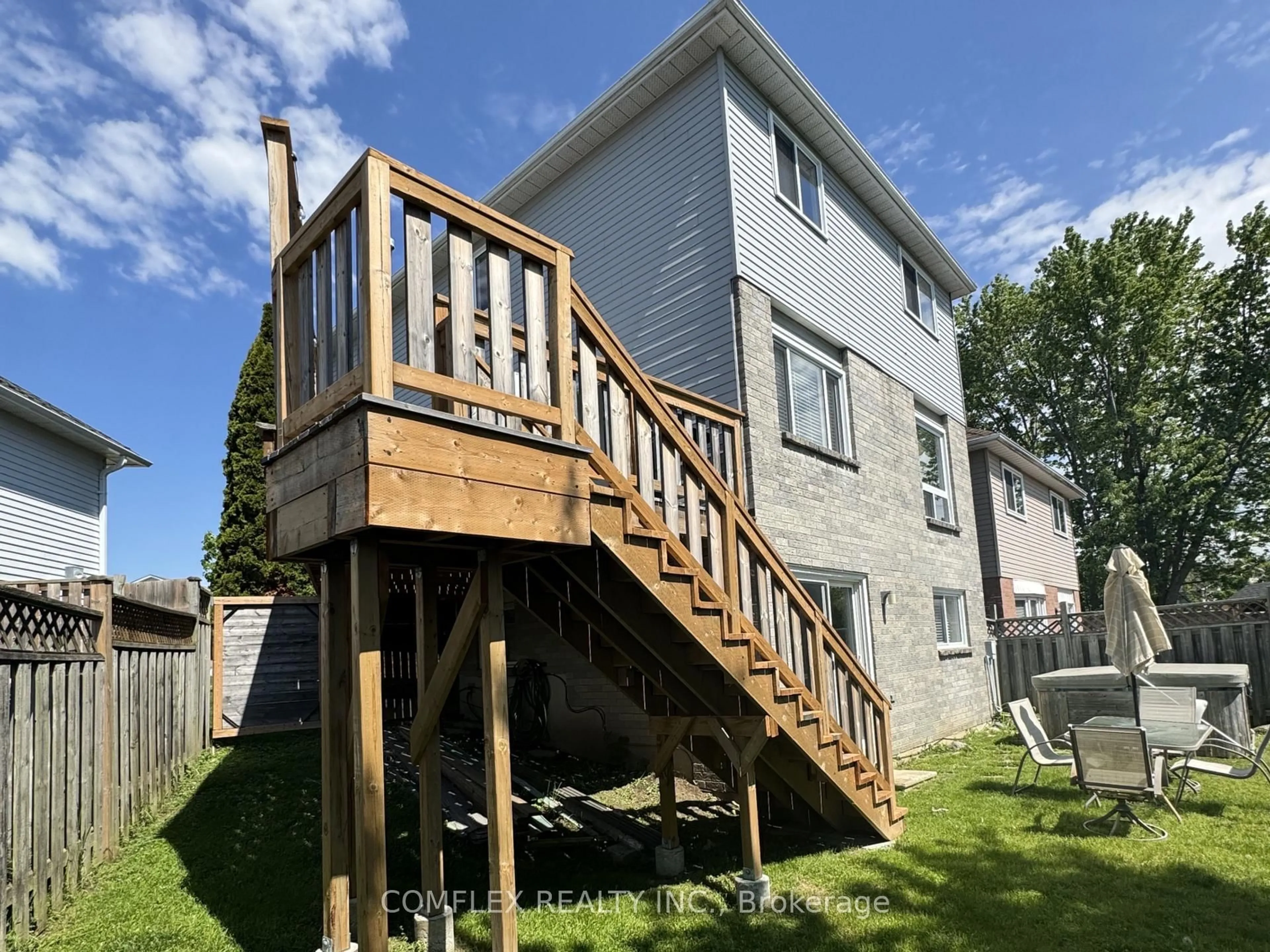 Unknown for 33 Broadlands Cres, Clarington Ontario L1E 1R2