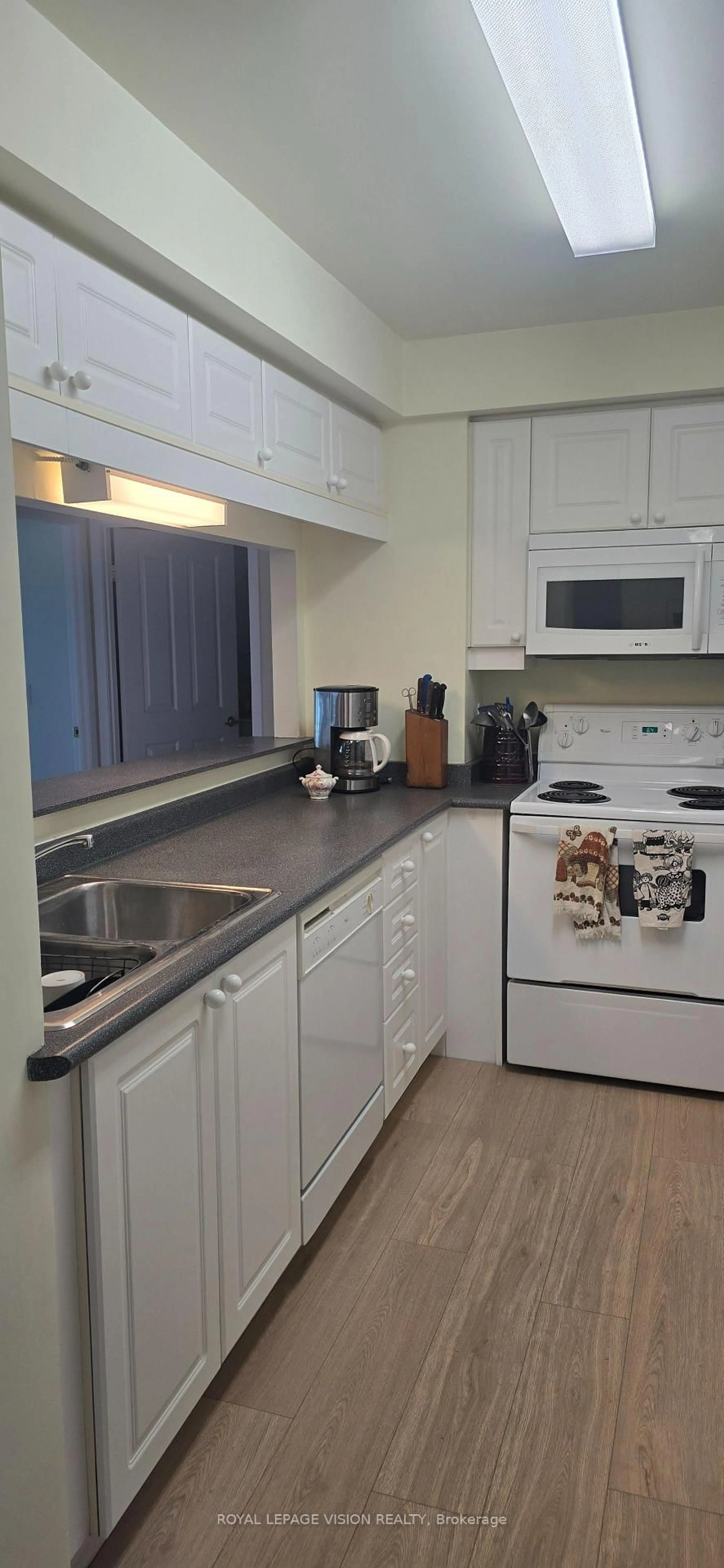 Standard kitchen, unknown for 452 Scarborough Glf Club Rd #504, Toronto Ontario M1G 1H1