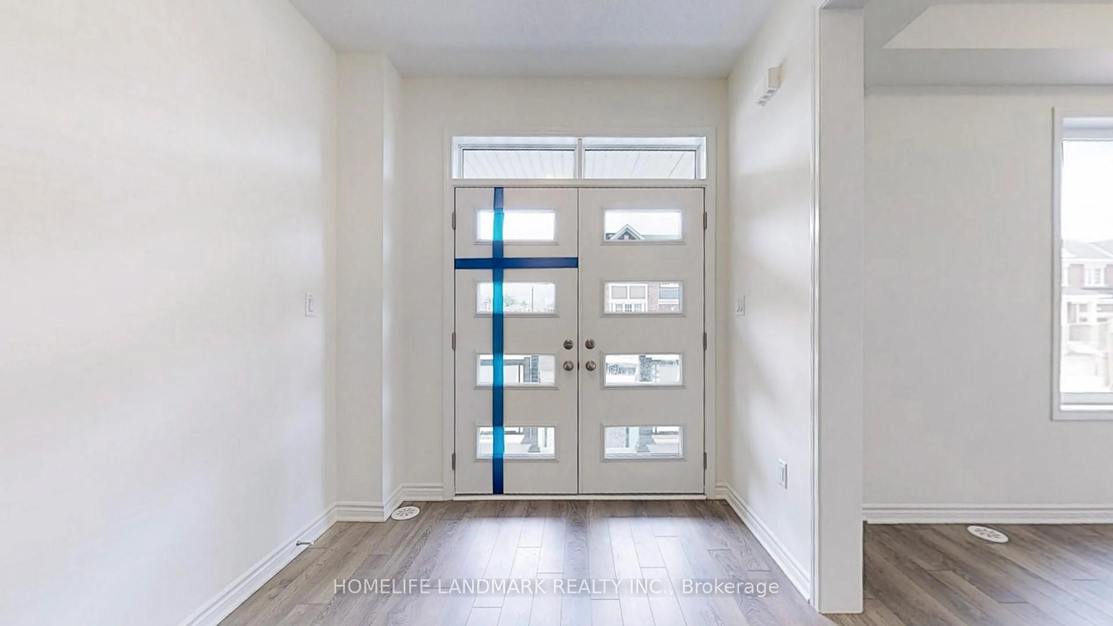 Indoor entryway for 3312 Thunderbird Prom, Pickering Ontario L1X 0N4