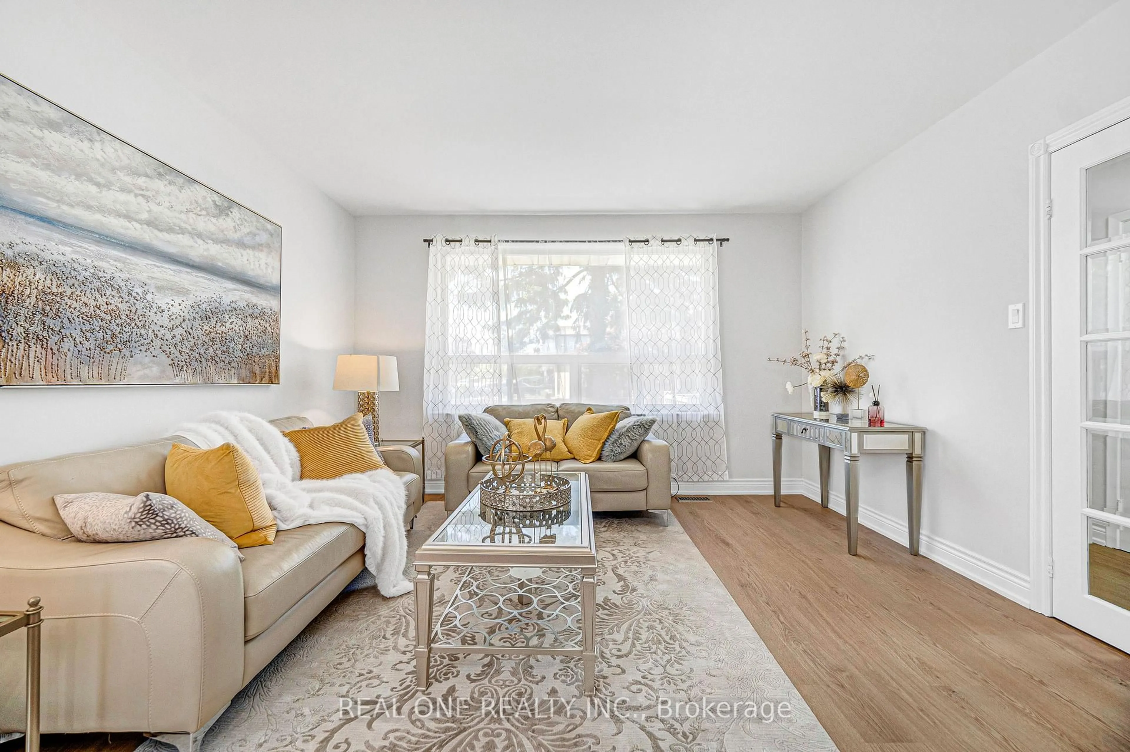 Living room with furniture, unknown for 1 Gilroy Dr, Toronto Ontario M1P 1Z8