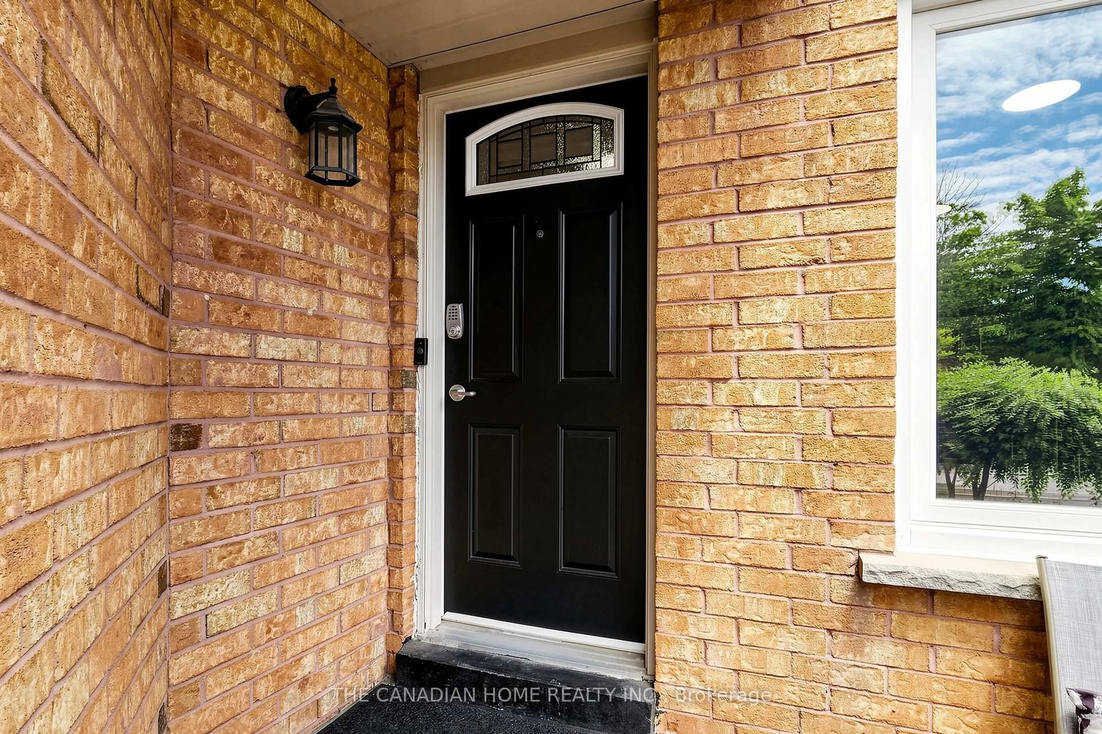 Unknown for 5 Woodstone Pl, Whitby Ontario L1R 1S7