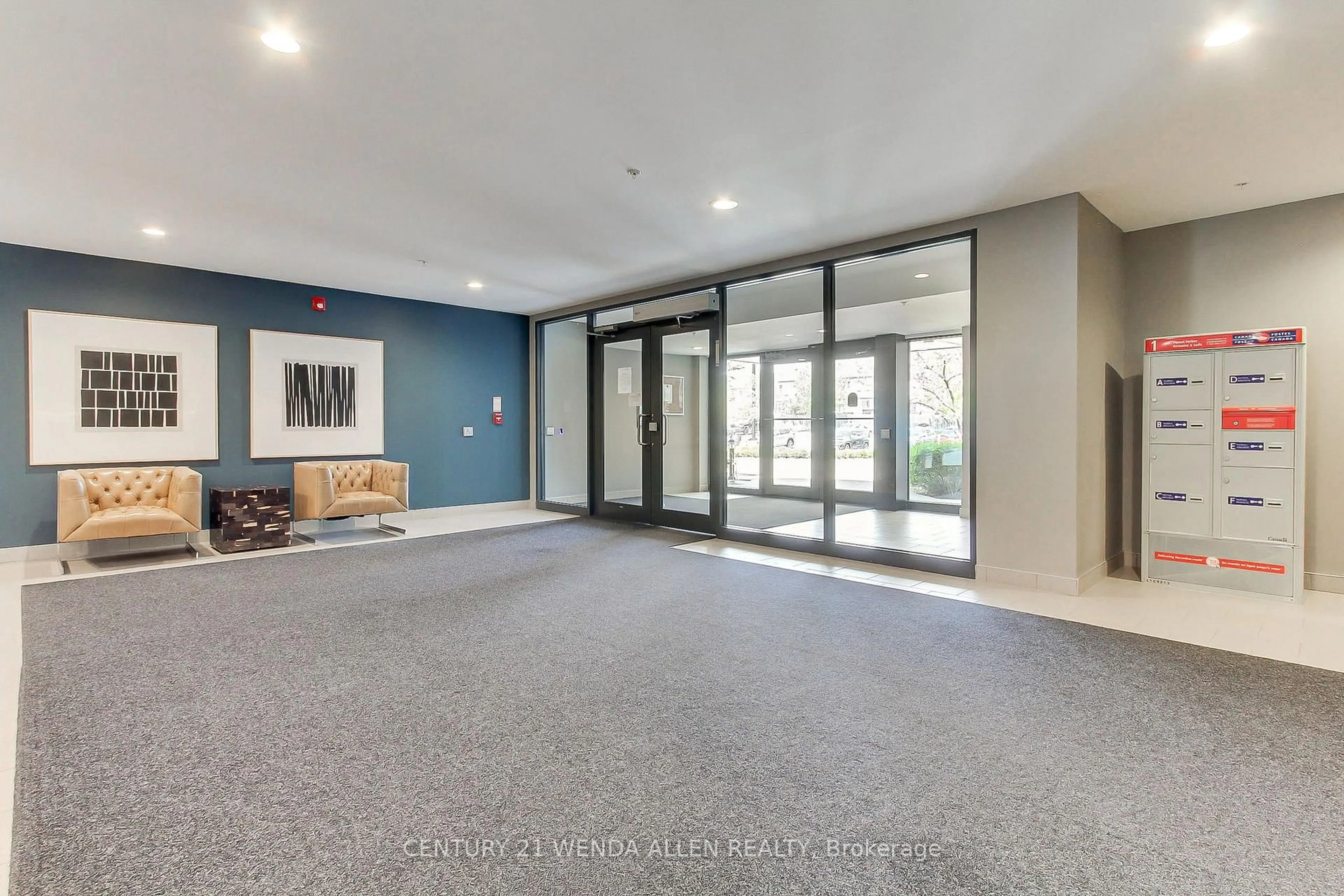 Indoor foyer for 290 Liberty St #405, Clarington Ontario L1C 0H3