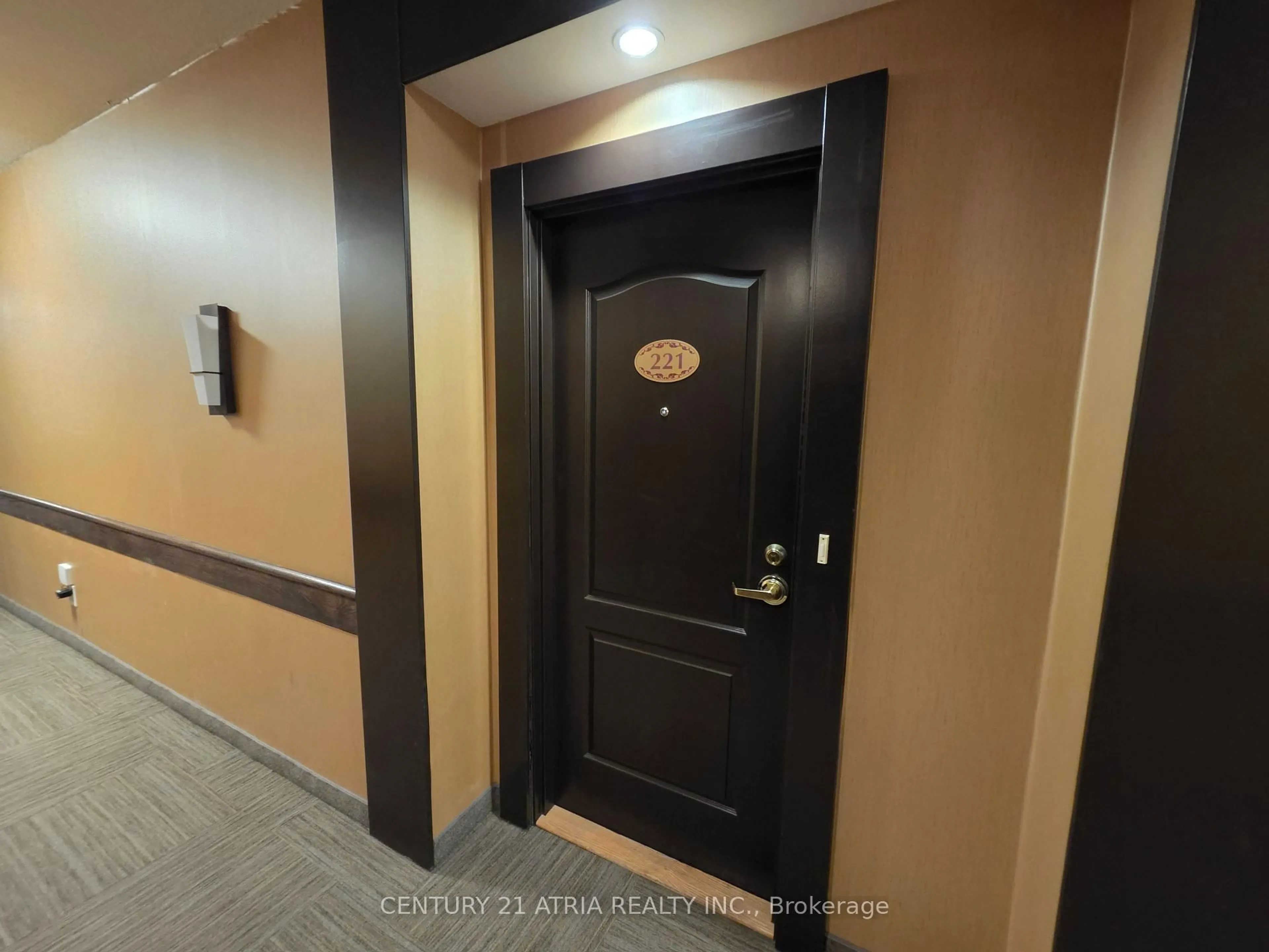 Indoor foyer for 2020 Mcnicoll Ave #221, Toronto Ontario M1V 0B5