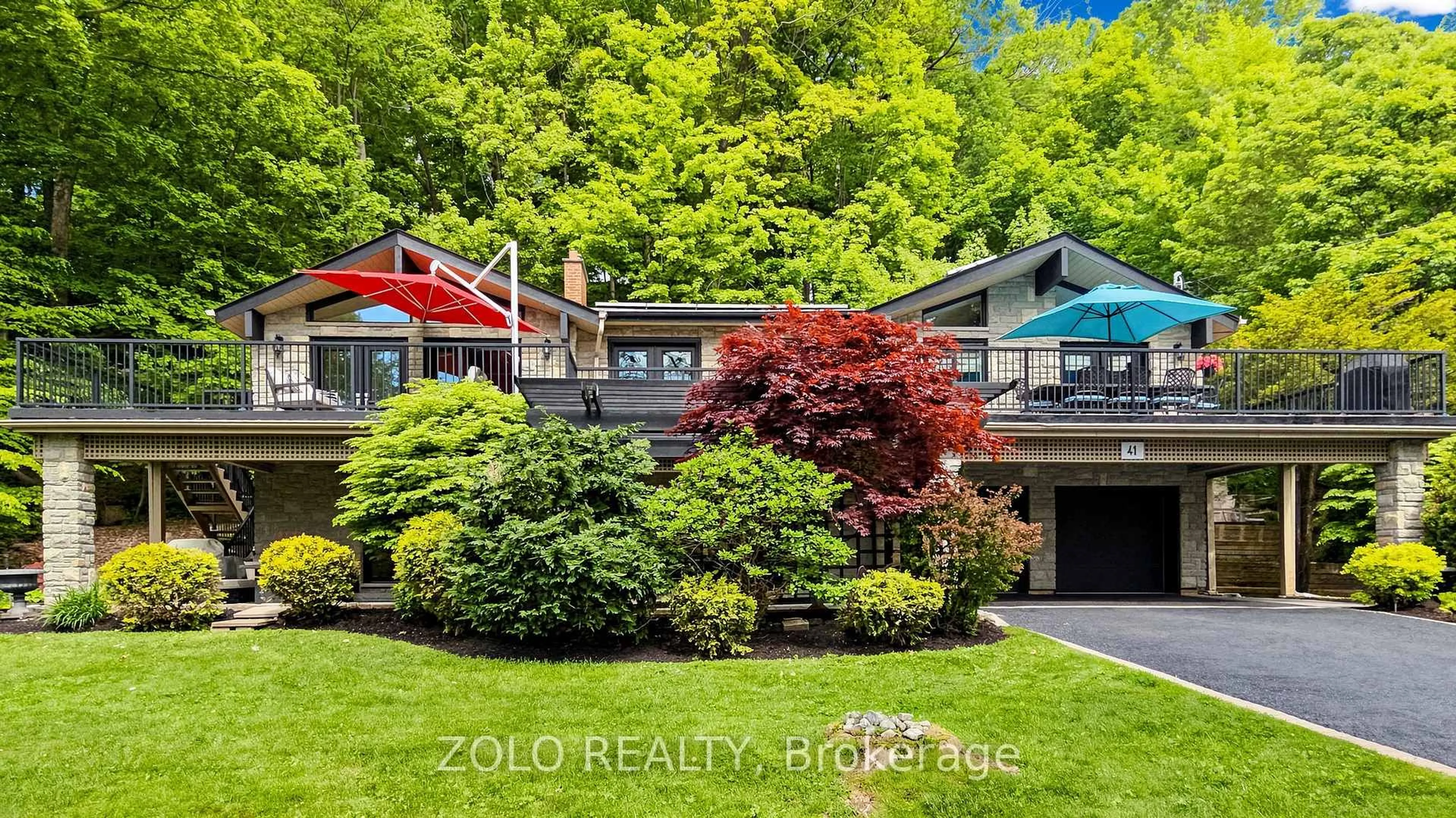 A pic from outside/outdoor area/front of a property/back of a property/a pic from drone, unknown for 41 Meadowcliffe Dr, Toronto Ontario M1M 2X8