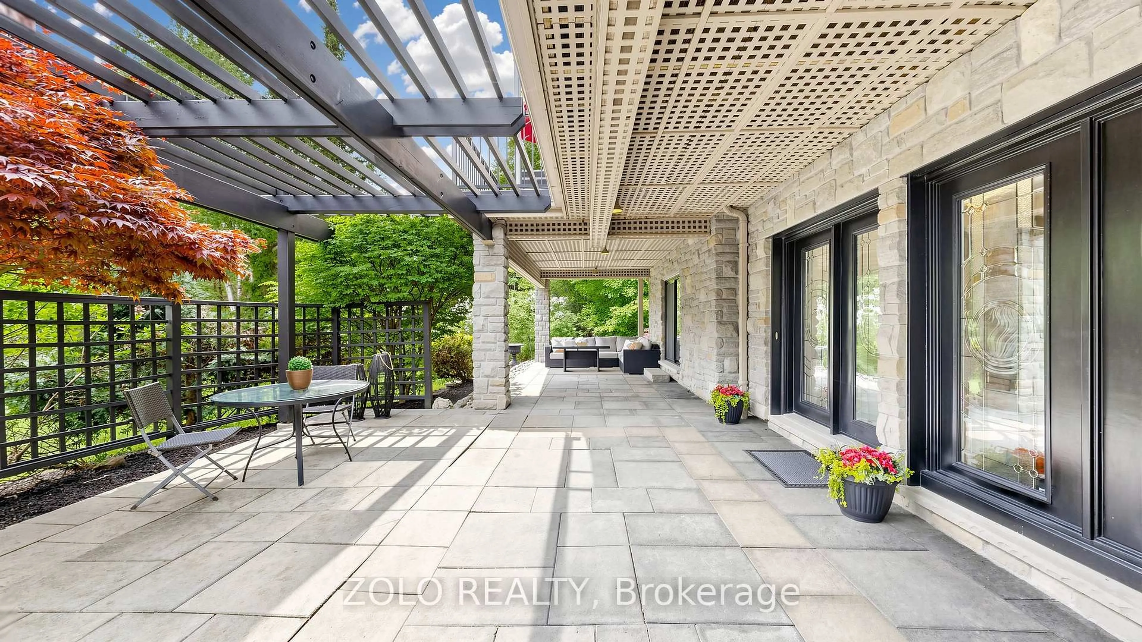 Patio, street for 41 Meadowcliffe Dr, Toronto Ontario M1M 2X8