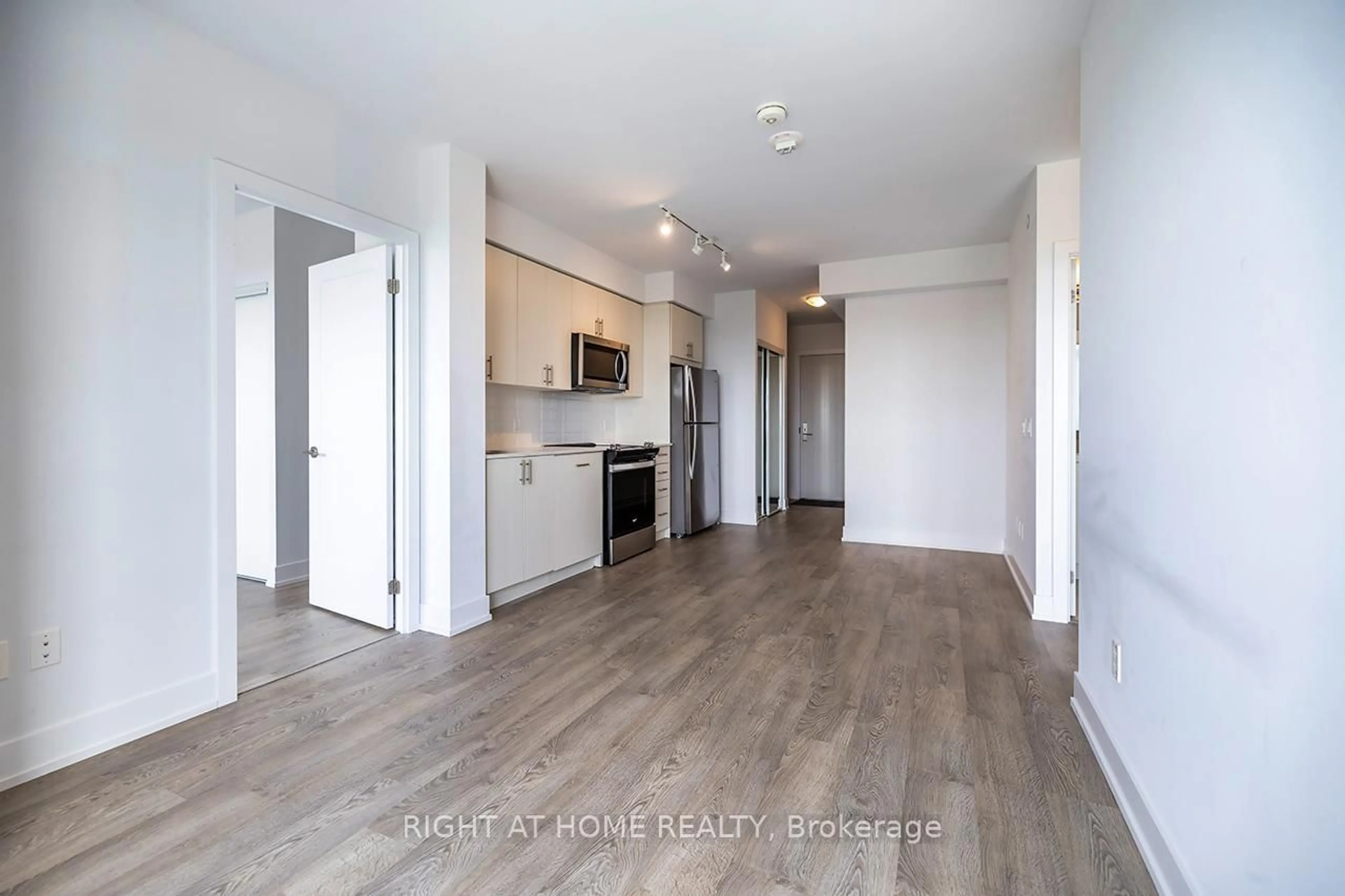 A pic of a room for 2550 Simcoe St #1804, Oshawa Ontario L1L 0R5