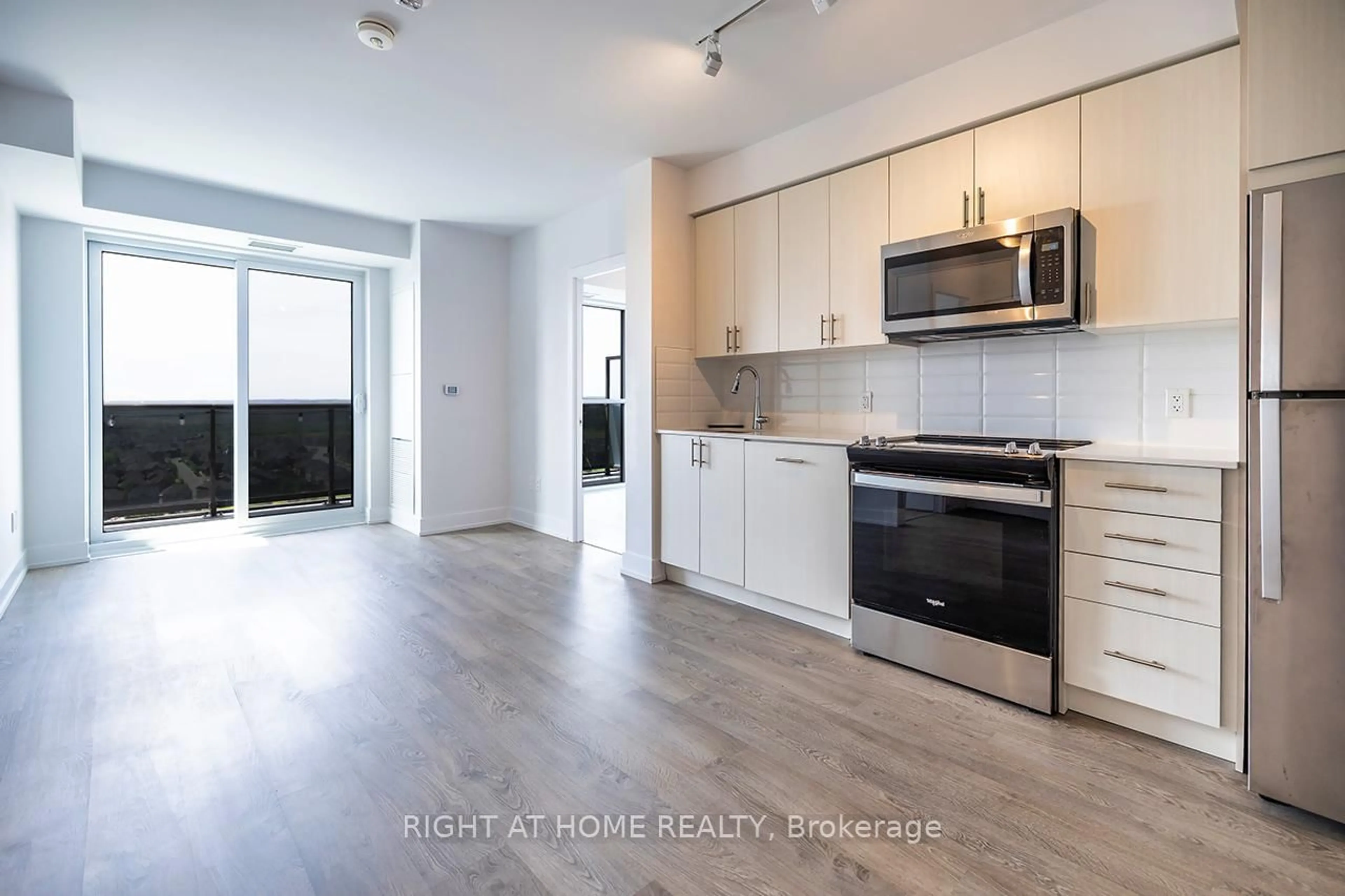Open concept kitchen, unknown for 2550 Simcoe St #1804, Oshawa Ontario L1L 0R5