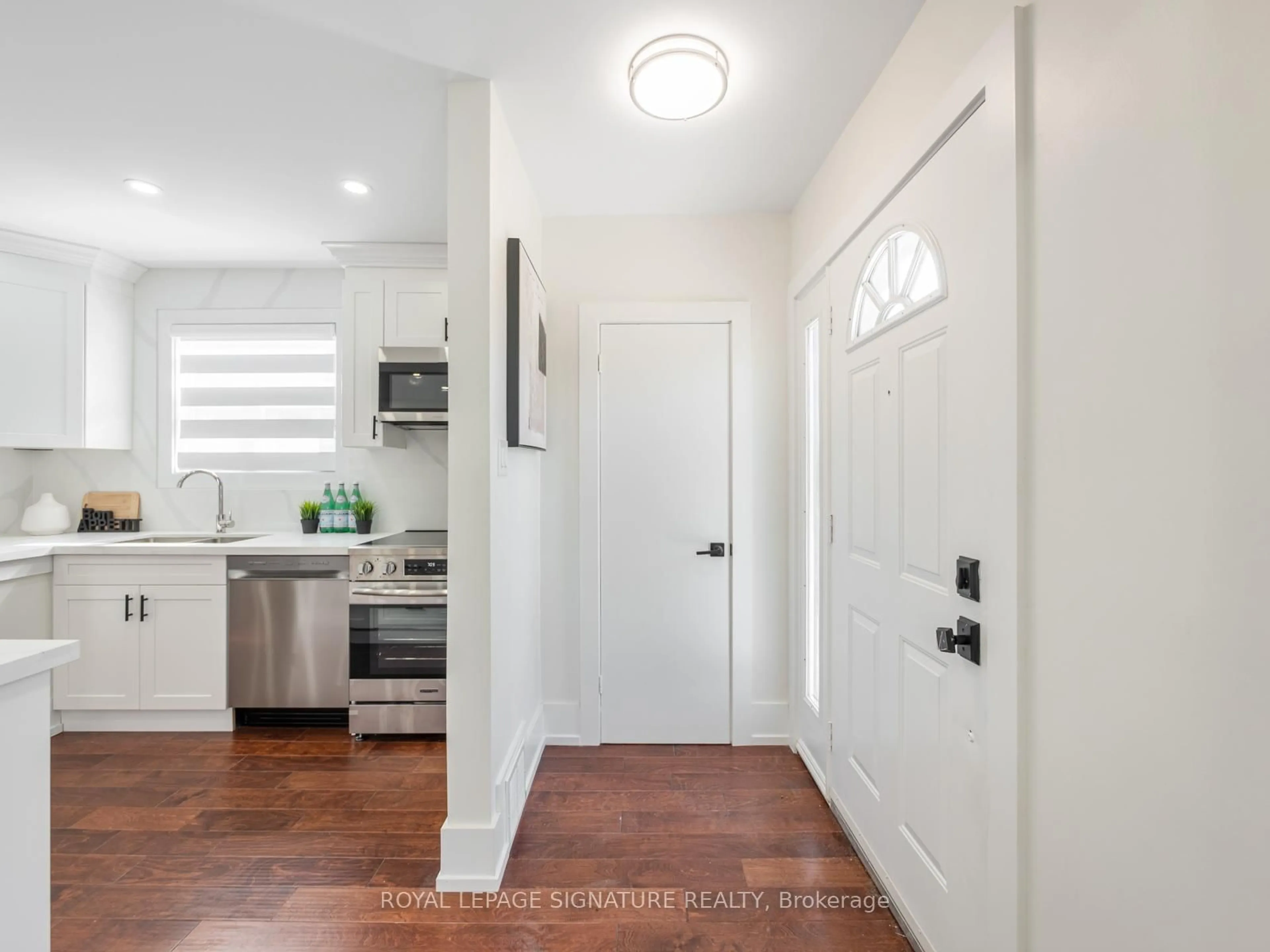 Indoor entryway for 30 Japonica Rd, Toronto Ontario M1R 4S2