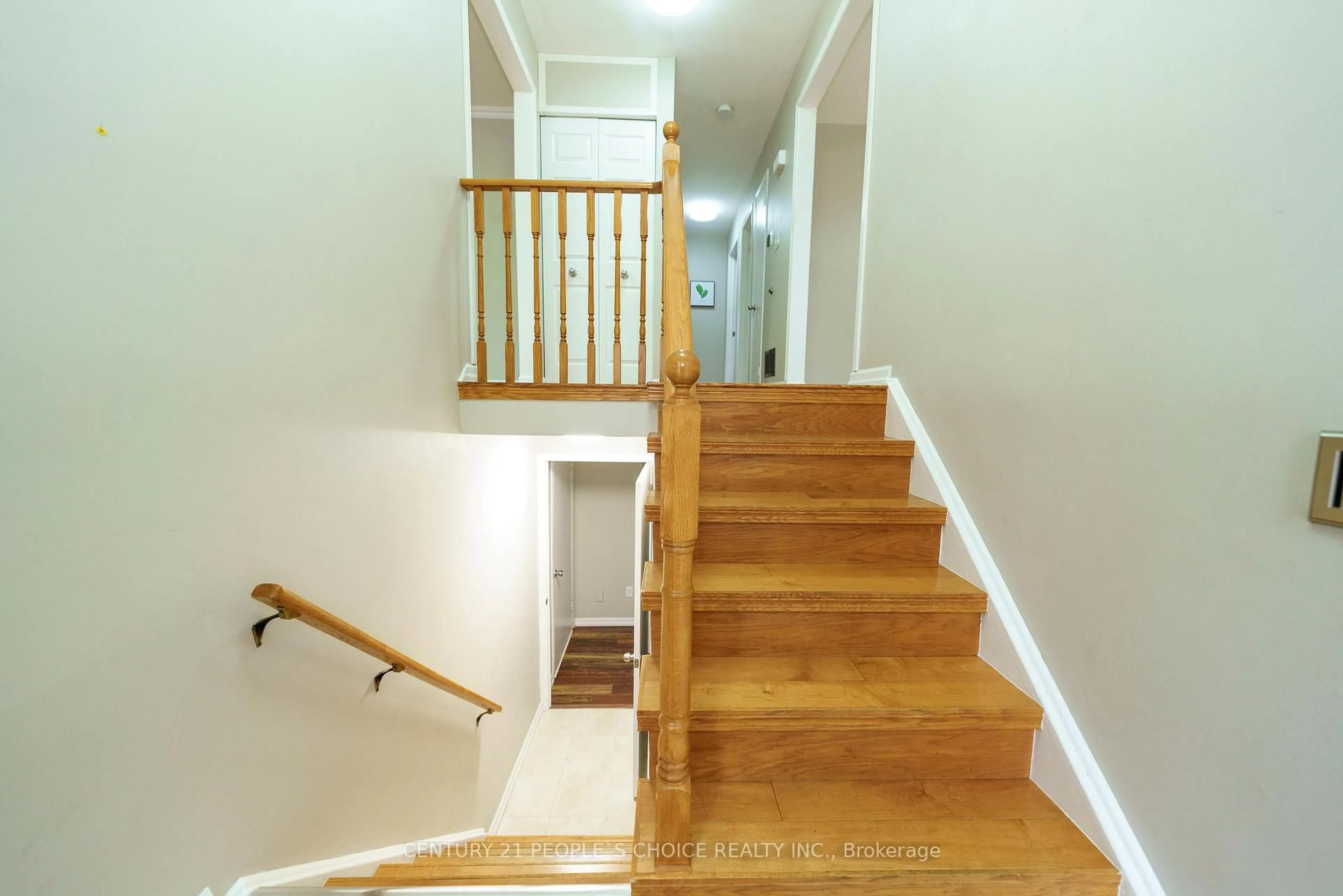 Stairs for 4 Hiscox Crt, Whitby Ontario L1N 9A6