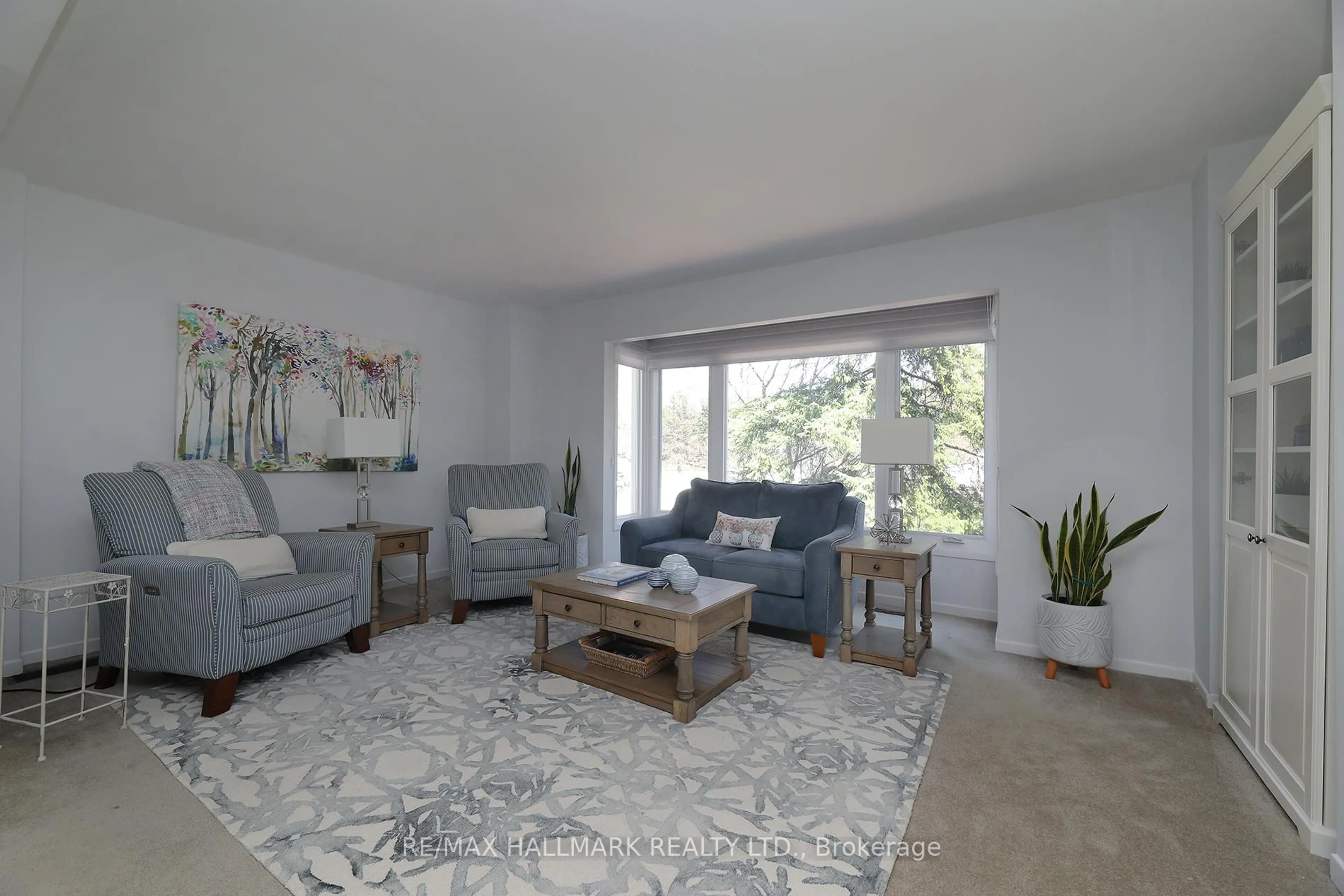 Living room with furniture, unknown for 90 Wingarden Crt #137, Toronto Ontario M1B 2K3