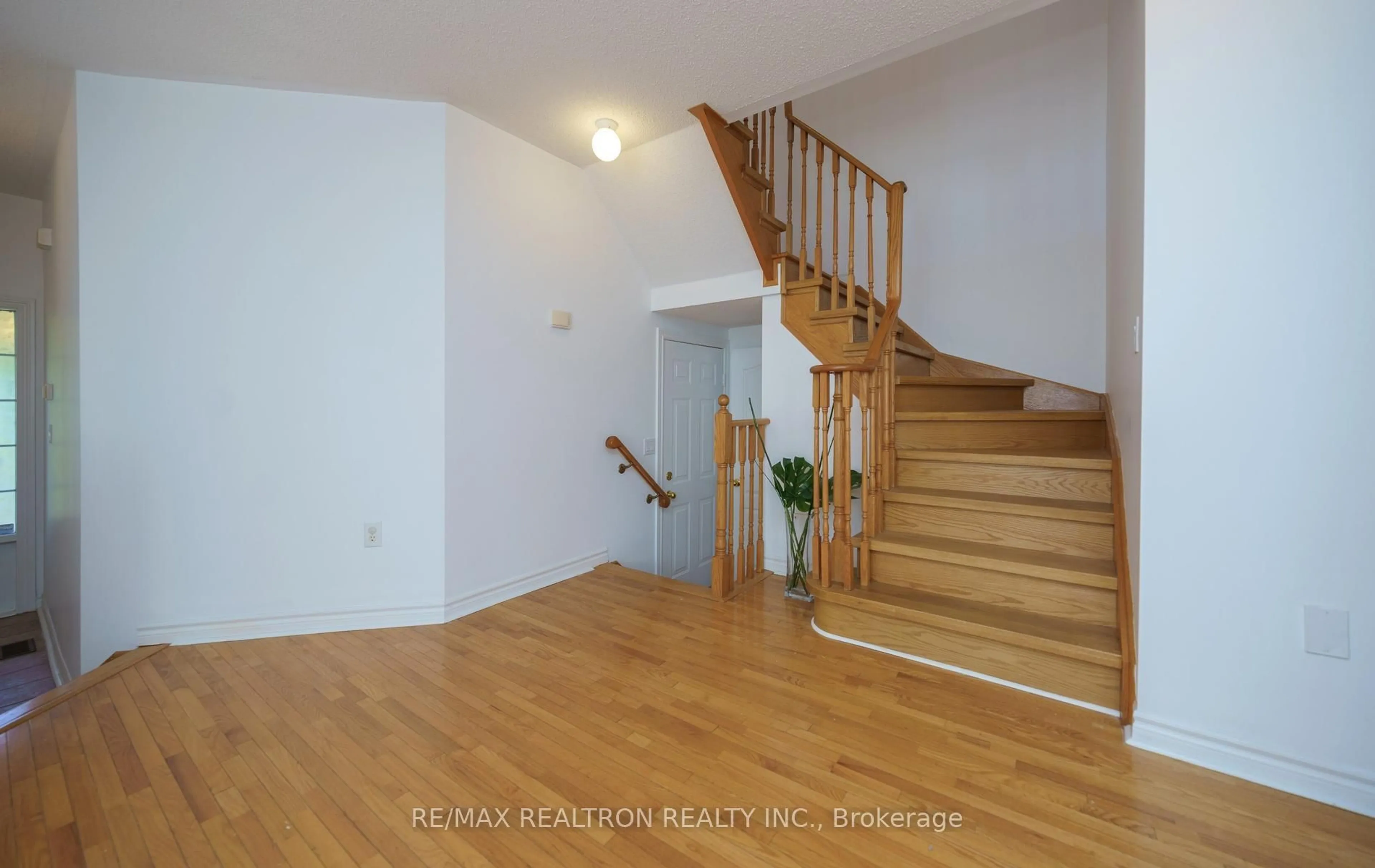 Unknown for 28 Lioba Dr, Toronto Ontario M1L 4V1